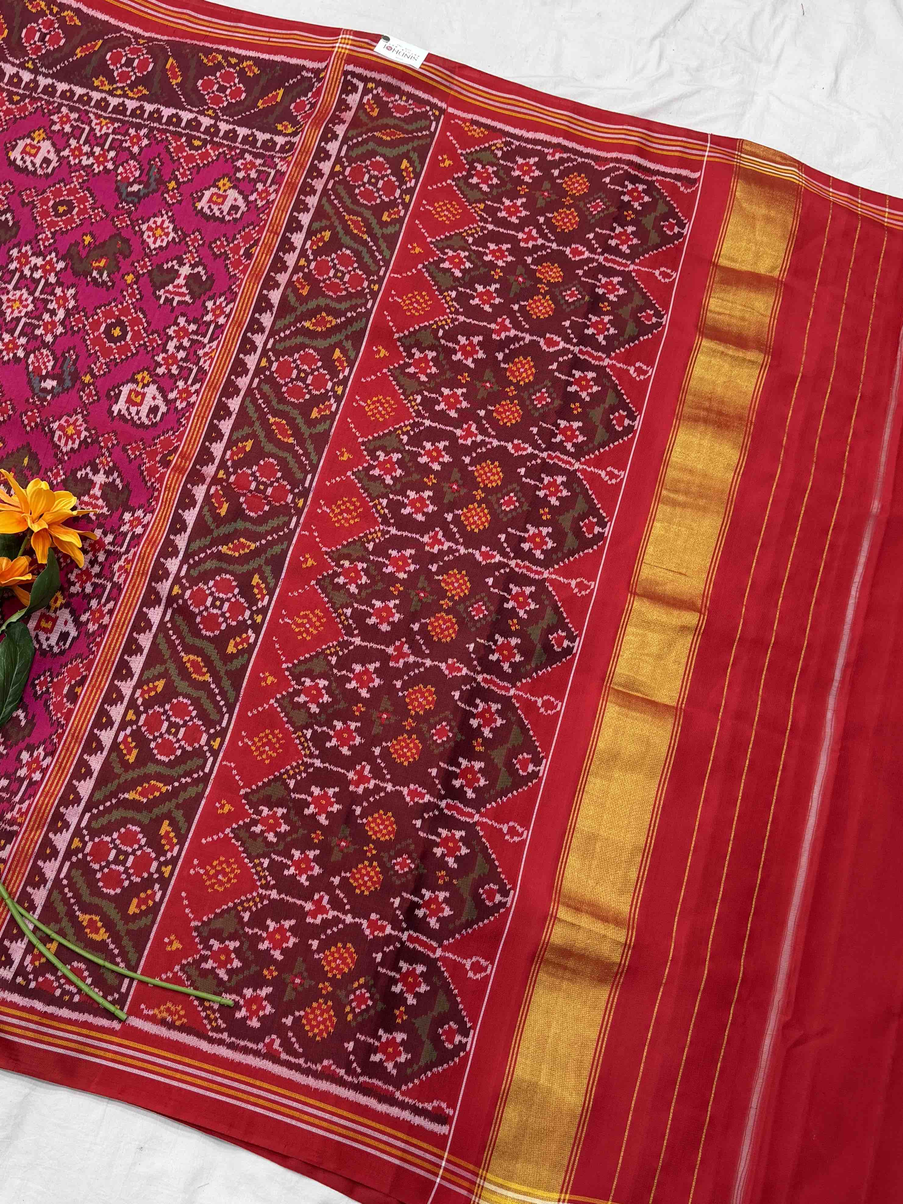 Red & pink navaratan narikunj Single ikat Patola Saree