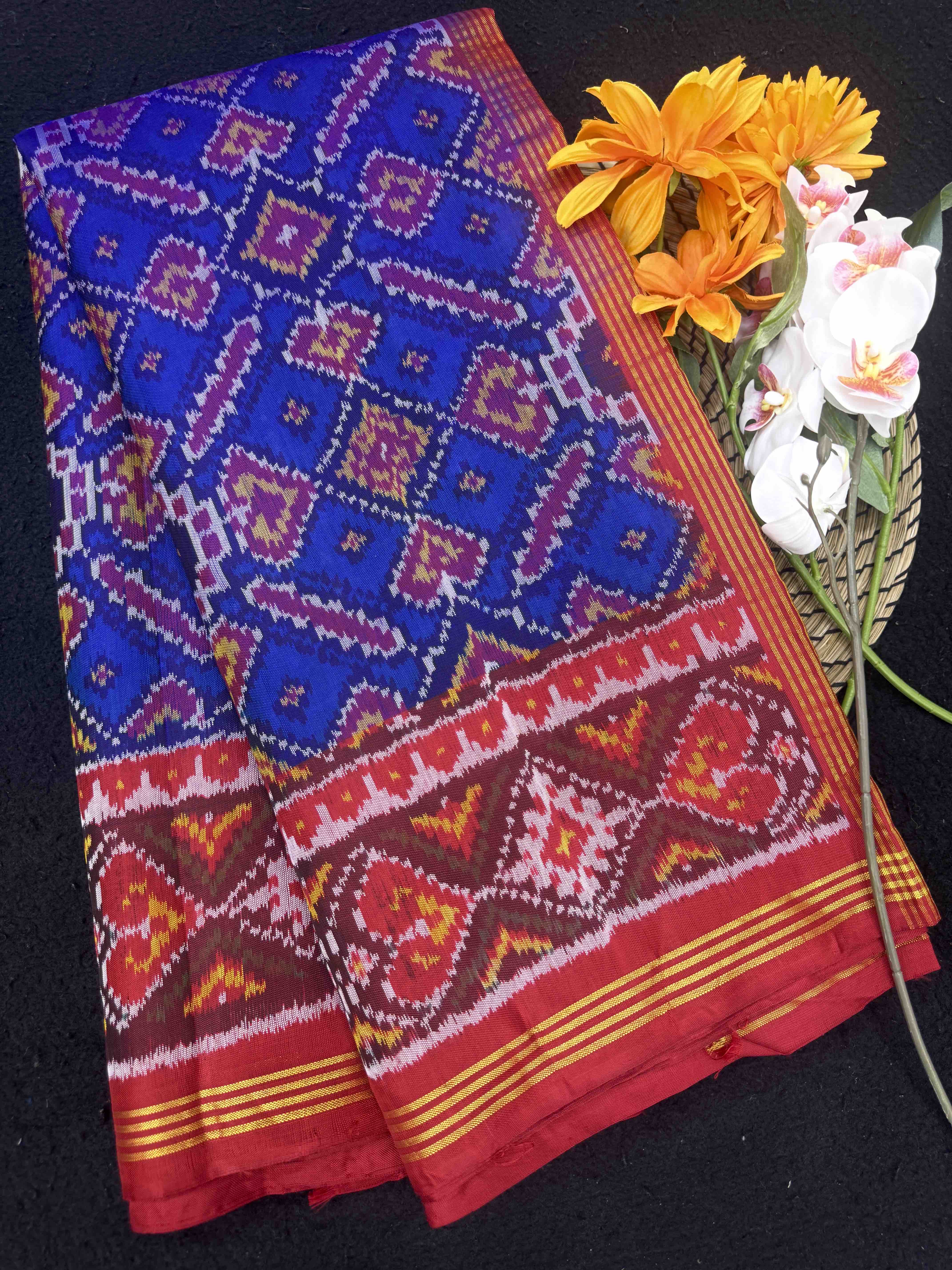Red & Blue Manekchowk Single Ikat Patan Patola Saree