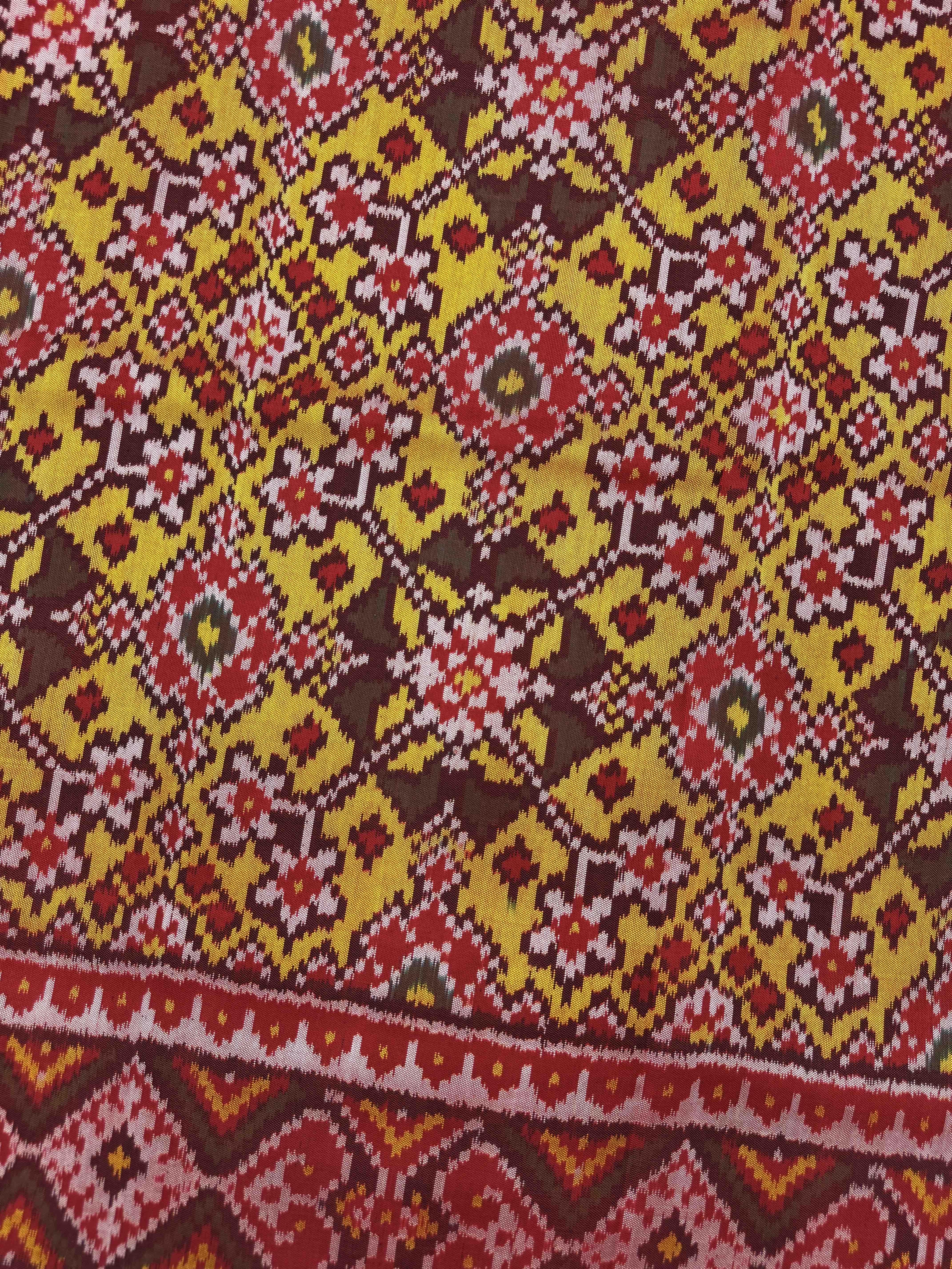 Red & Yellow Navrtatan Single Ikat Patan Patola Saree