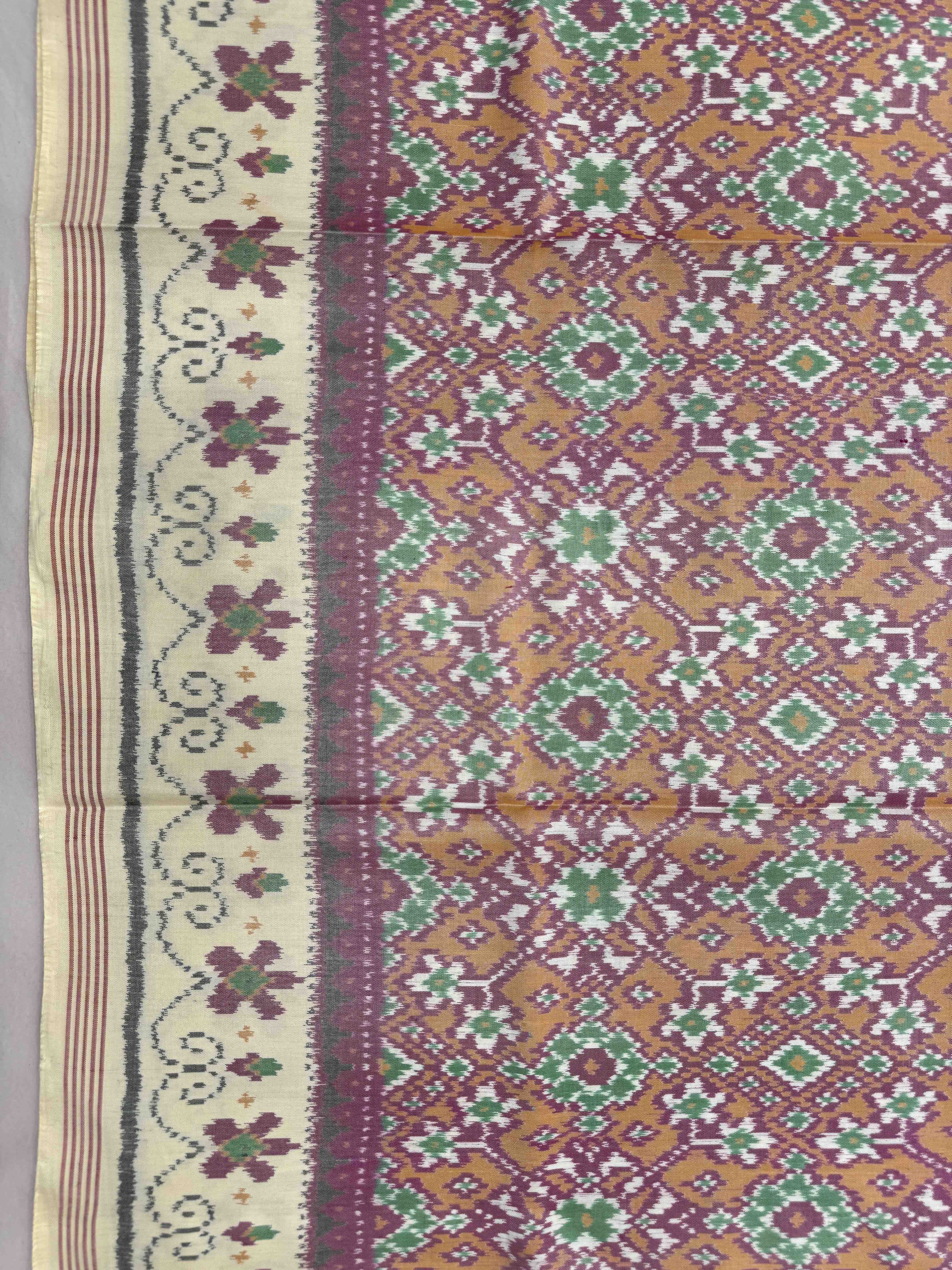 Yellowish White & Orange Navratan Single Ikat Patan Patola Saree