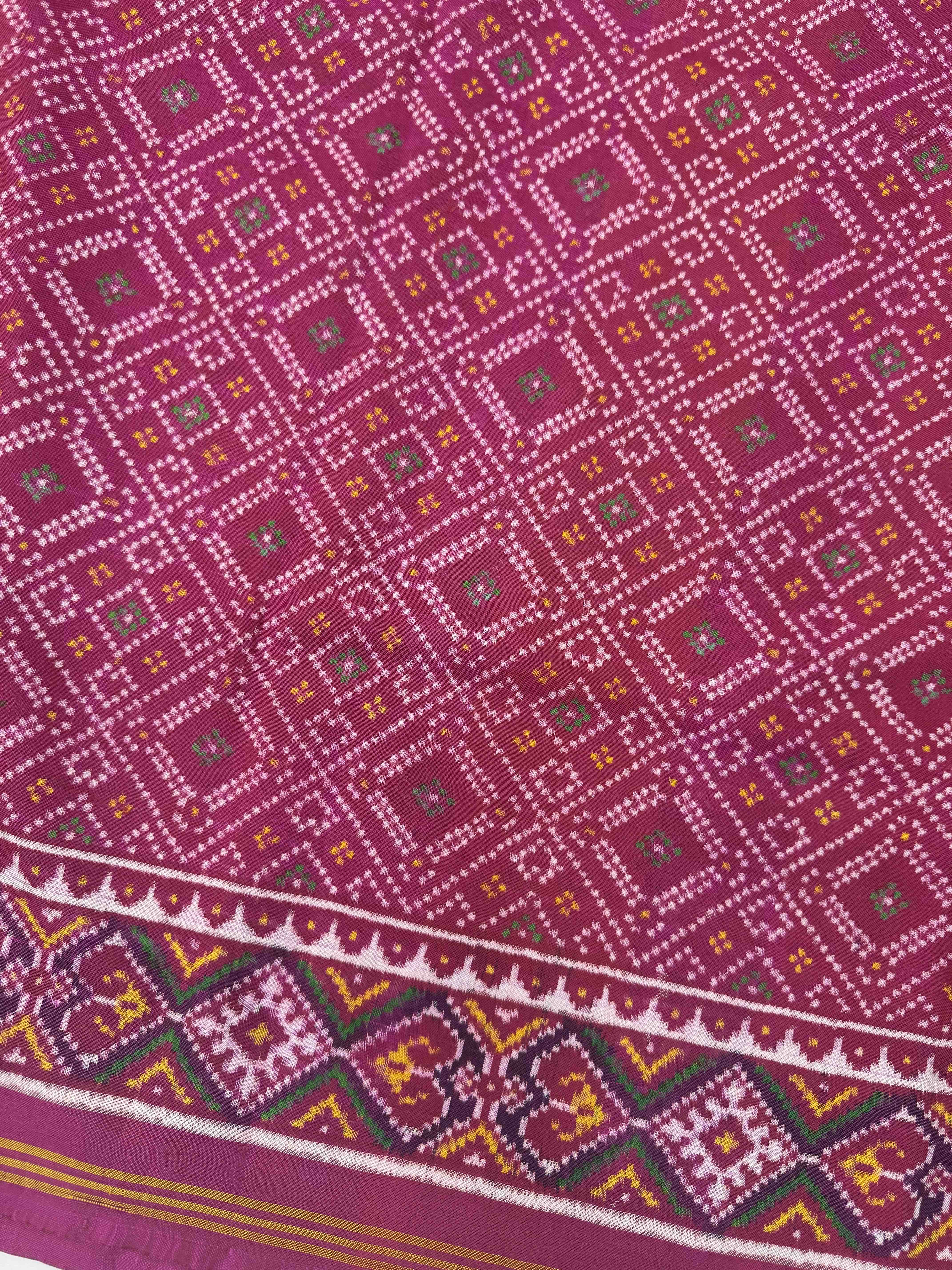 Pink & magenta bandhni design Patan patola