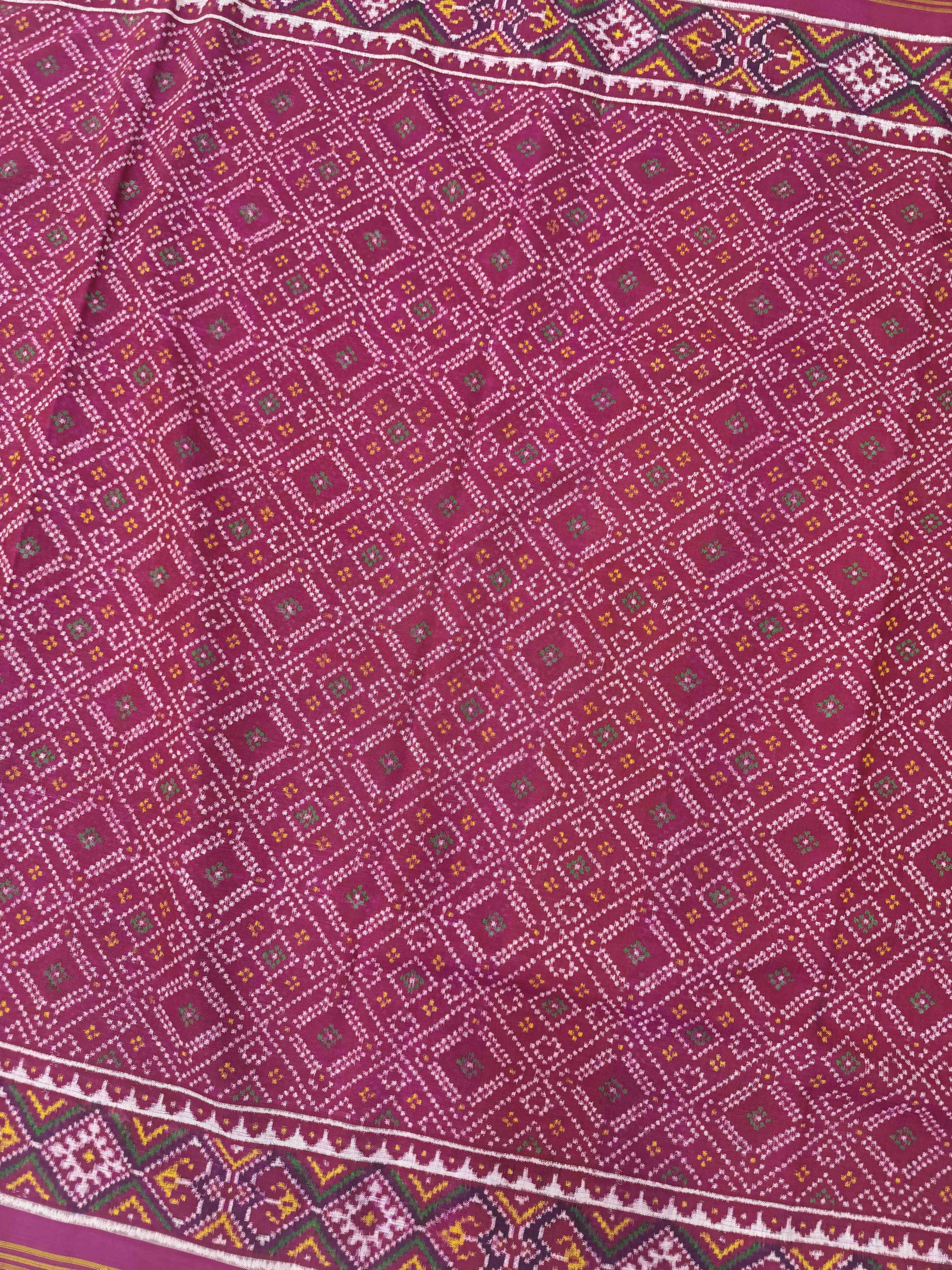 Pink & magenta bandhni design Patan patola