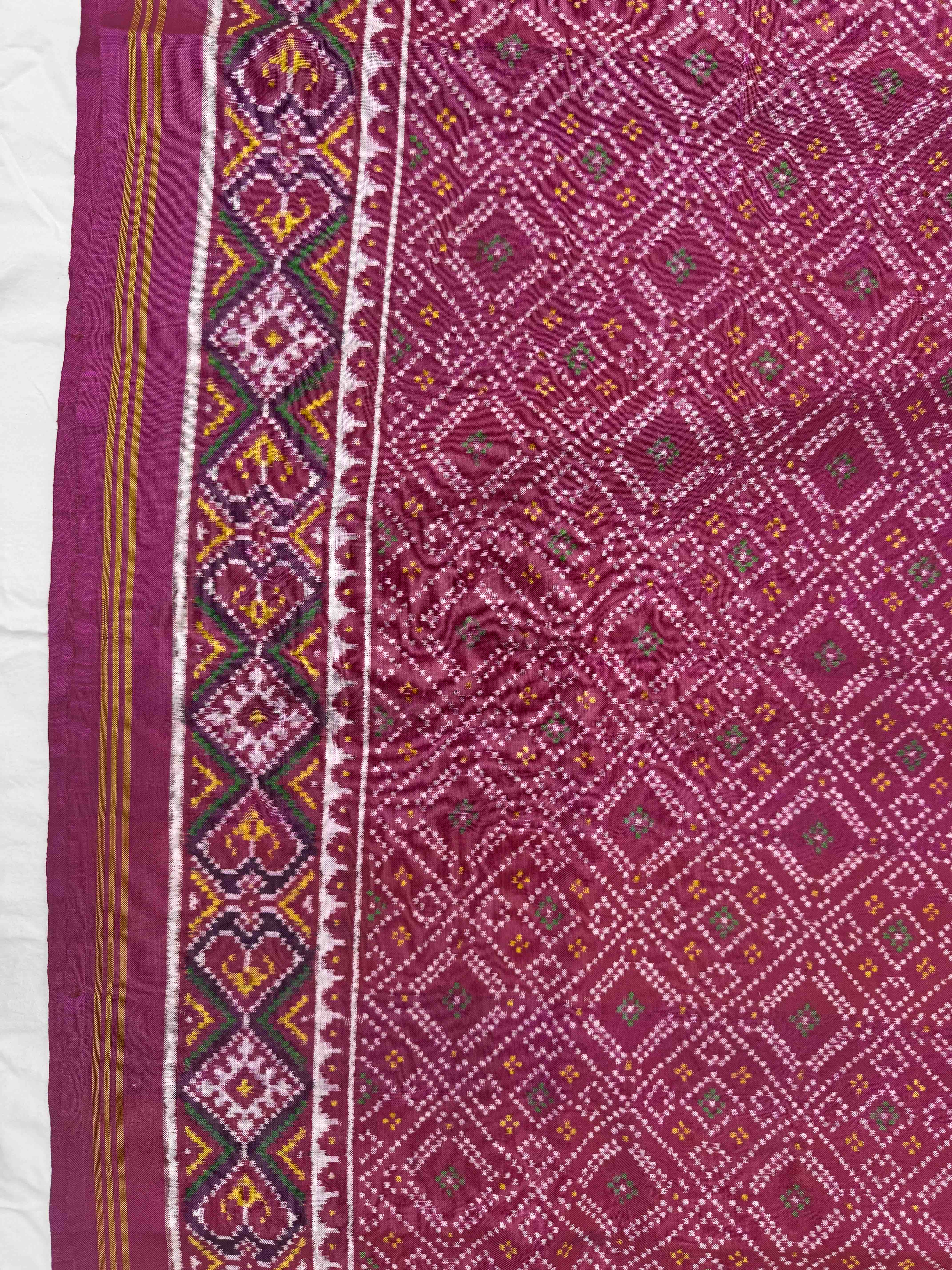 Pink & magenta bandhni design Patan patola