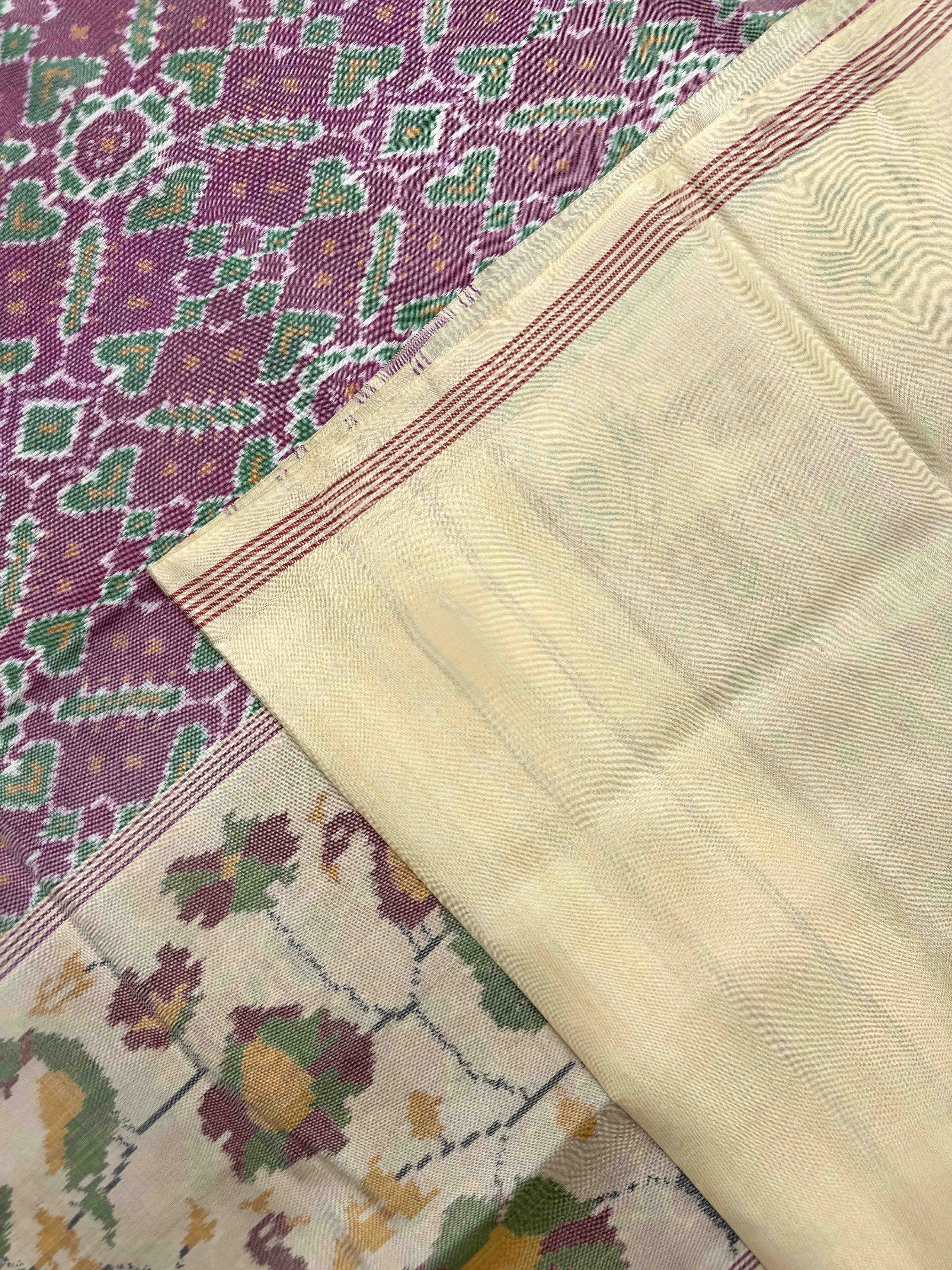 Off White & Onion Manekchowk Single Ikat Patan Patola Saree