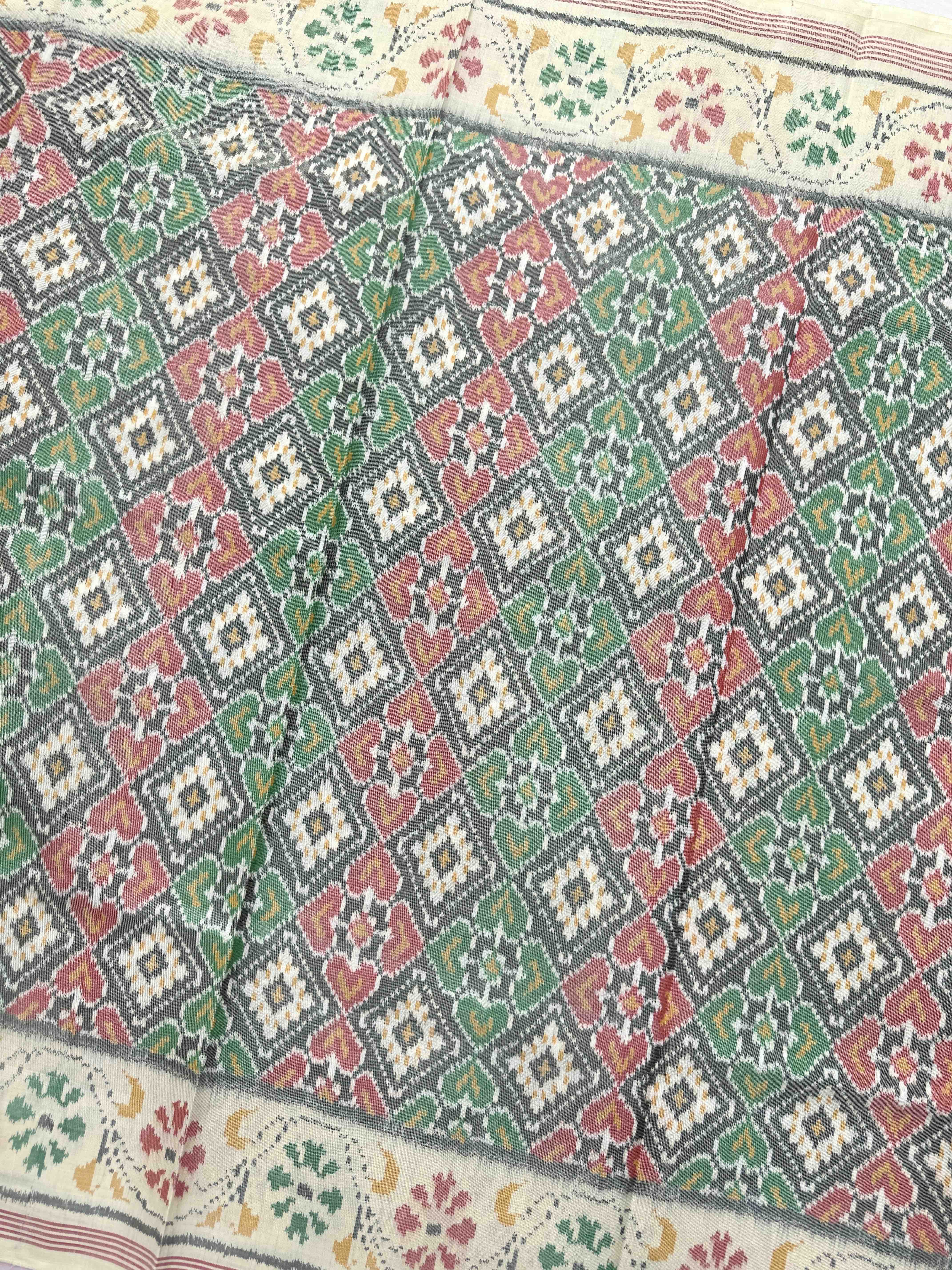 Off White & Grey Panchanda Single Ikat Patan Patola Saree