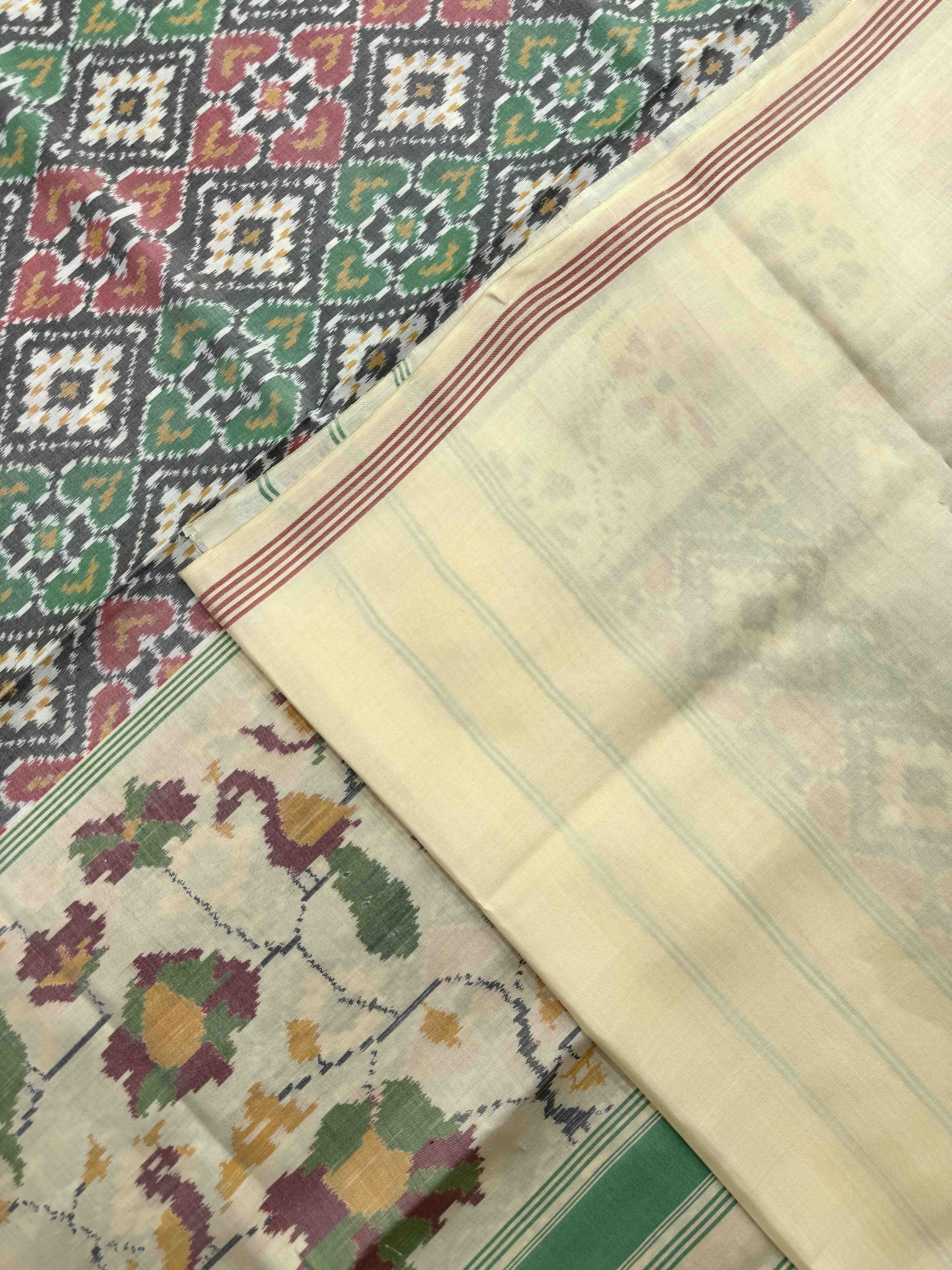 Off White & Grey Panchanda Single Ikat Patan Patola Saree