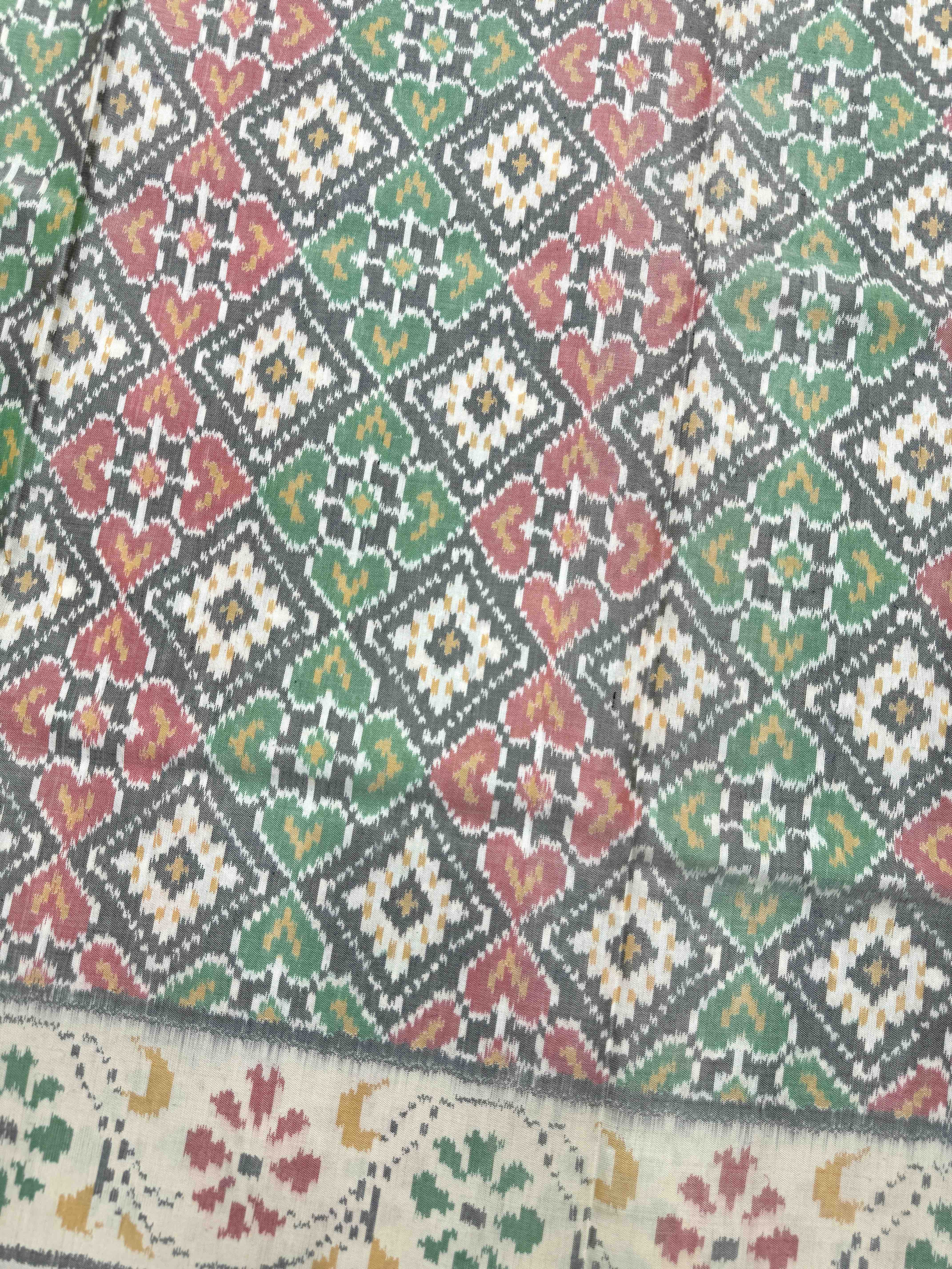 Off White & Grey Panchanda Single Ikat Patan Patola Saree