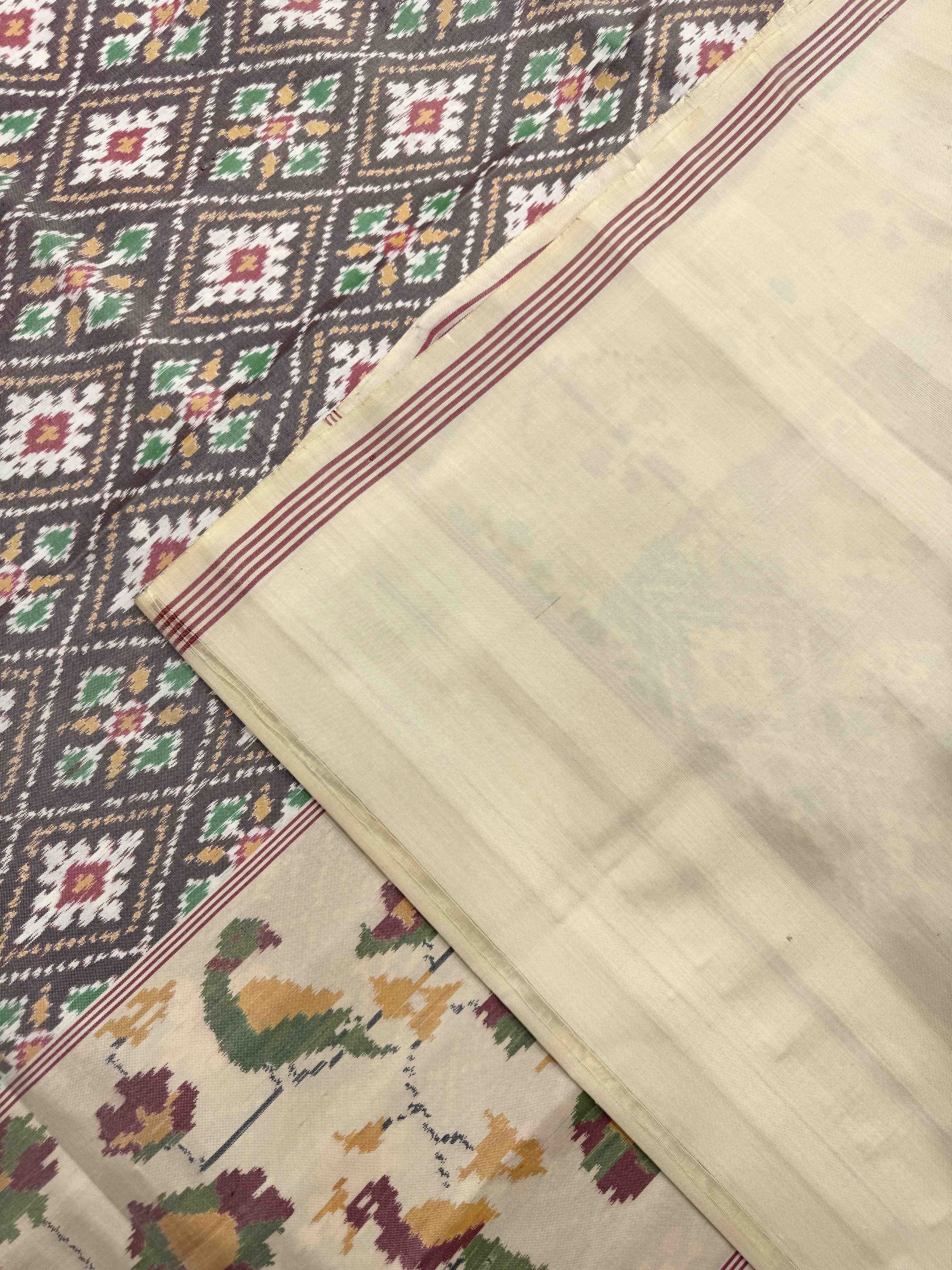 Off White & Grey Panchanda Single Ikat Patan Patola Saree