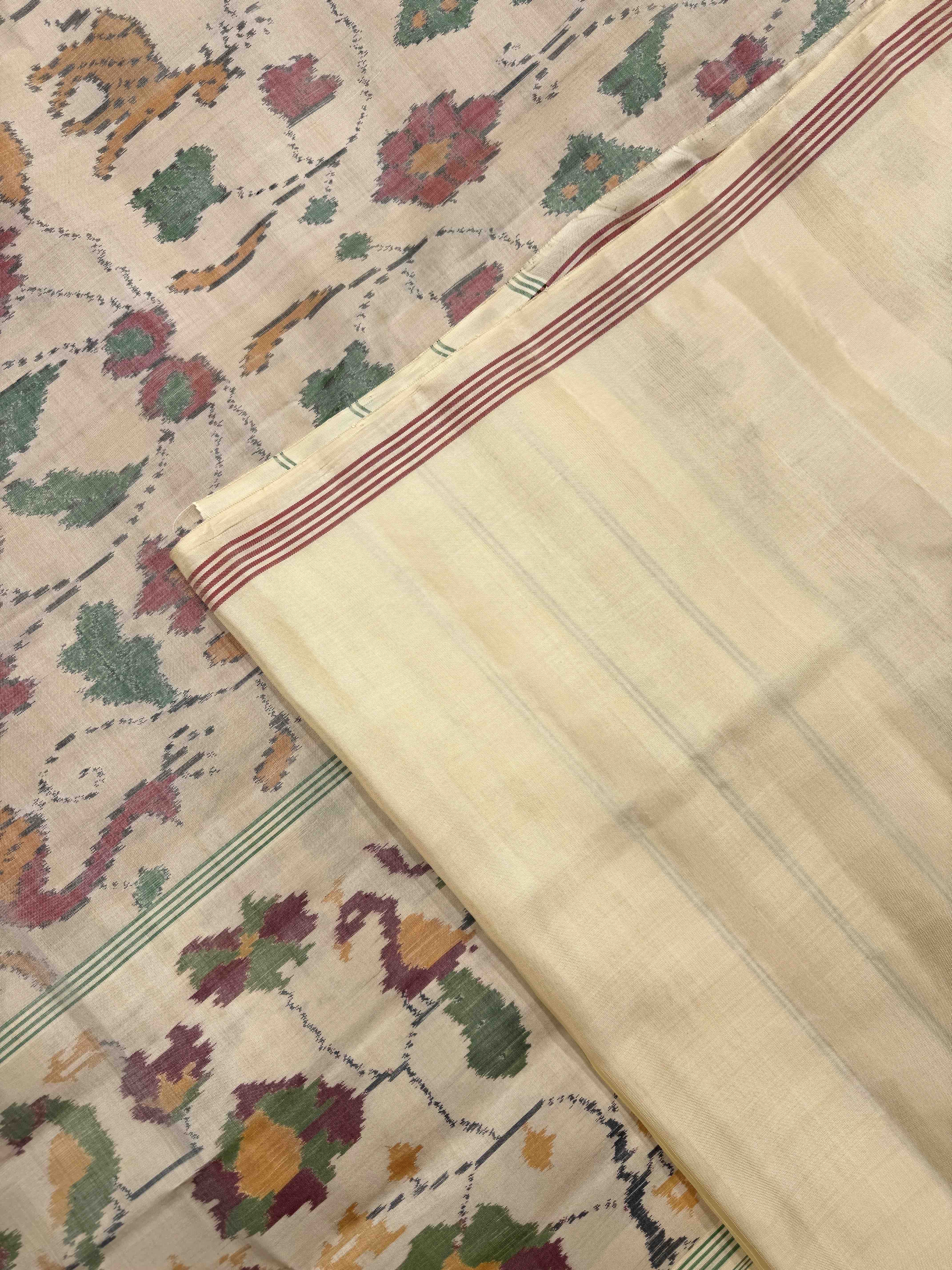Off White Fancy Flower Peacock Single Ikat Patan Patola Saree