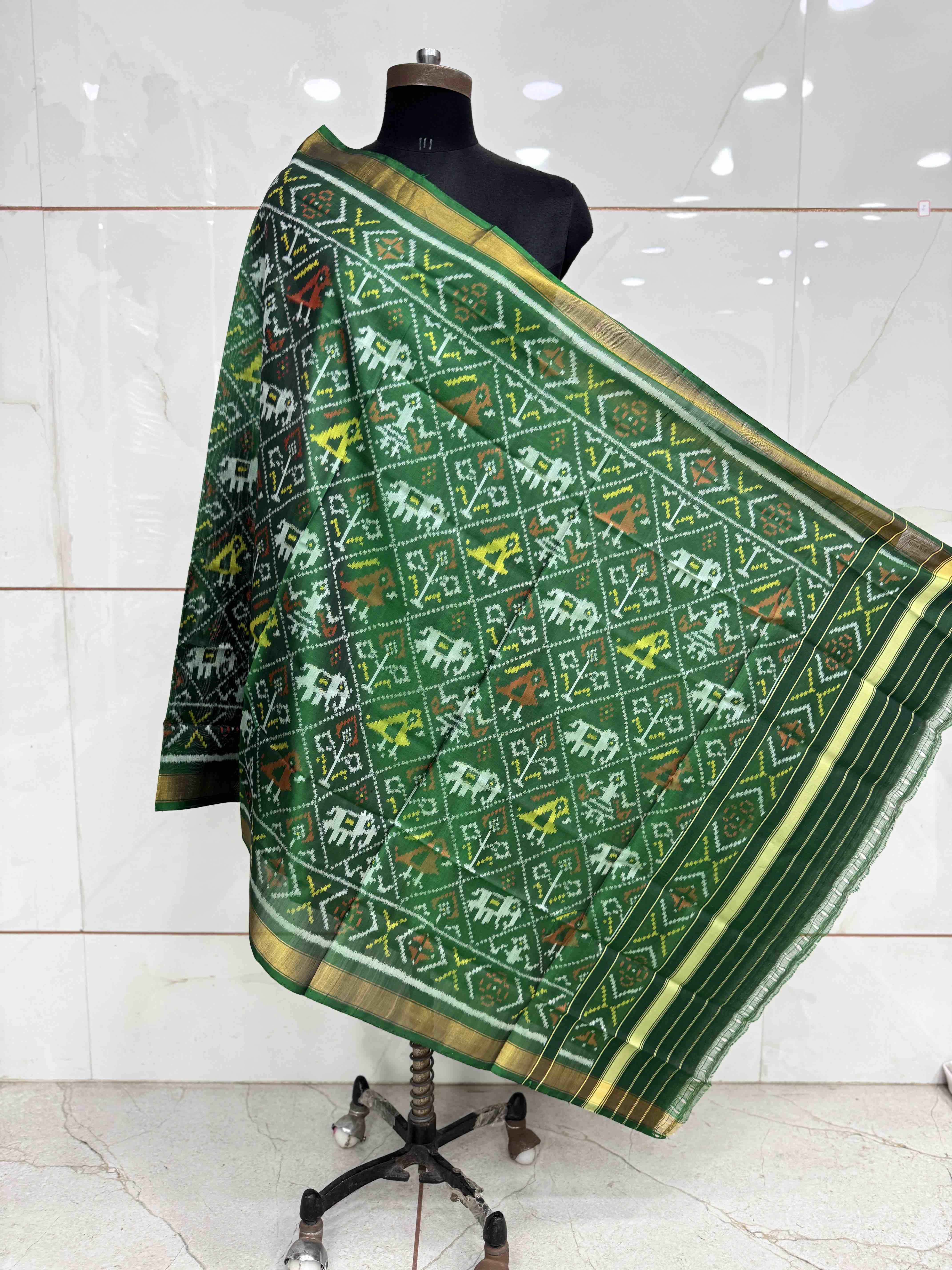 Green Narikunj Single Ikat Patola Dupatta