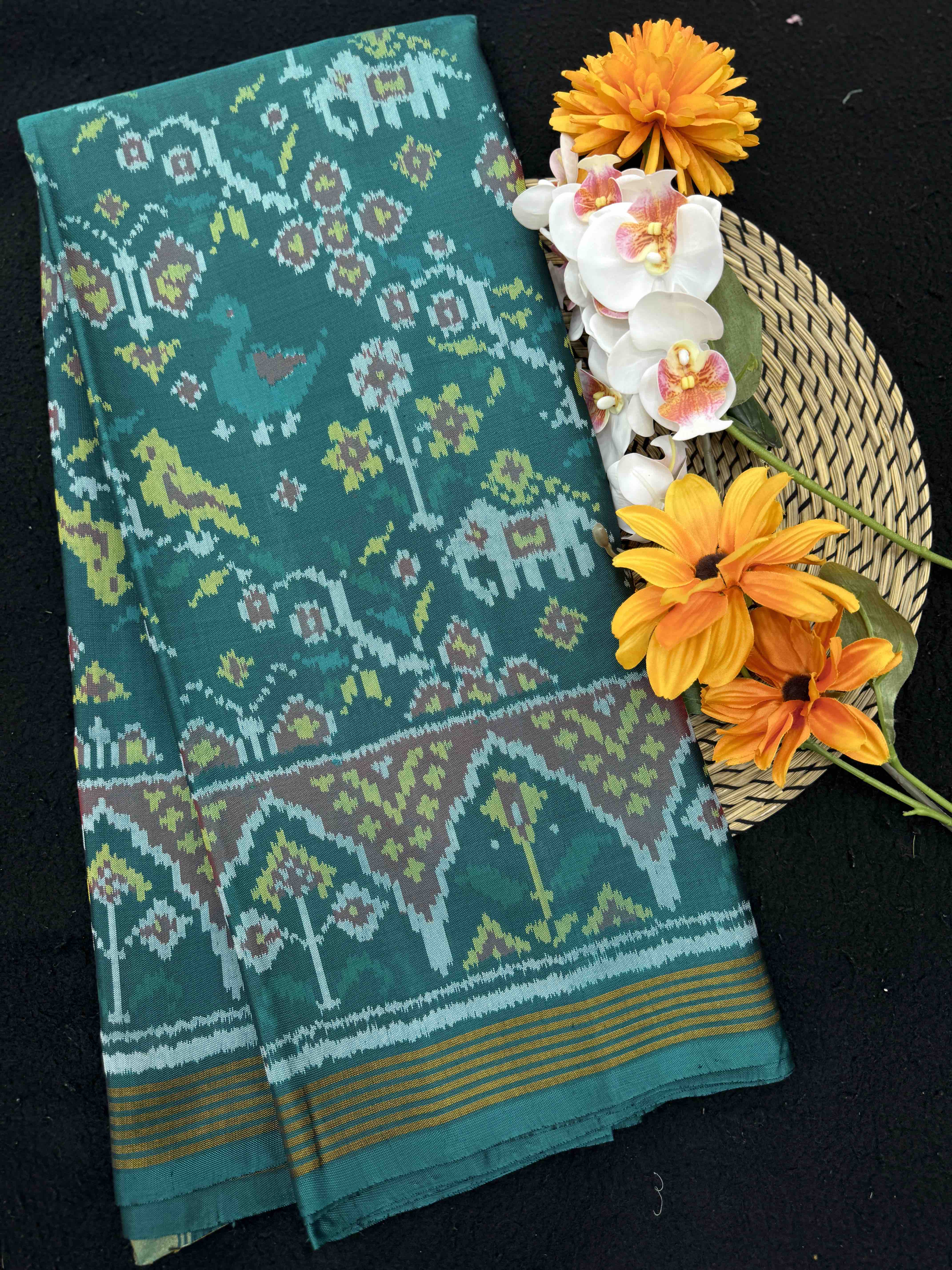 Peacock Green Narikunj Flower Single Ikat Patan Patola Saree