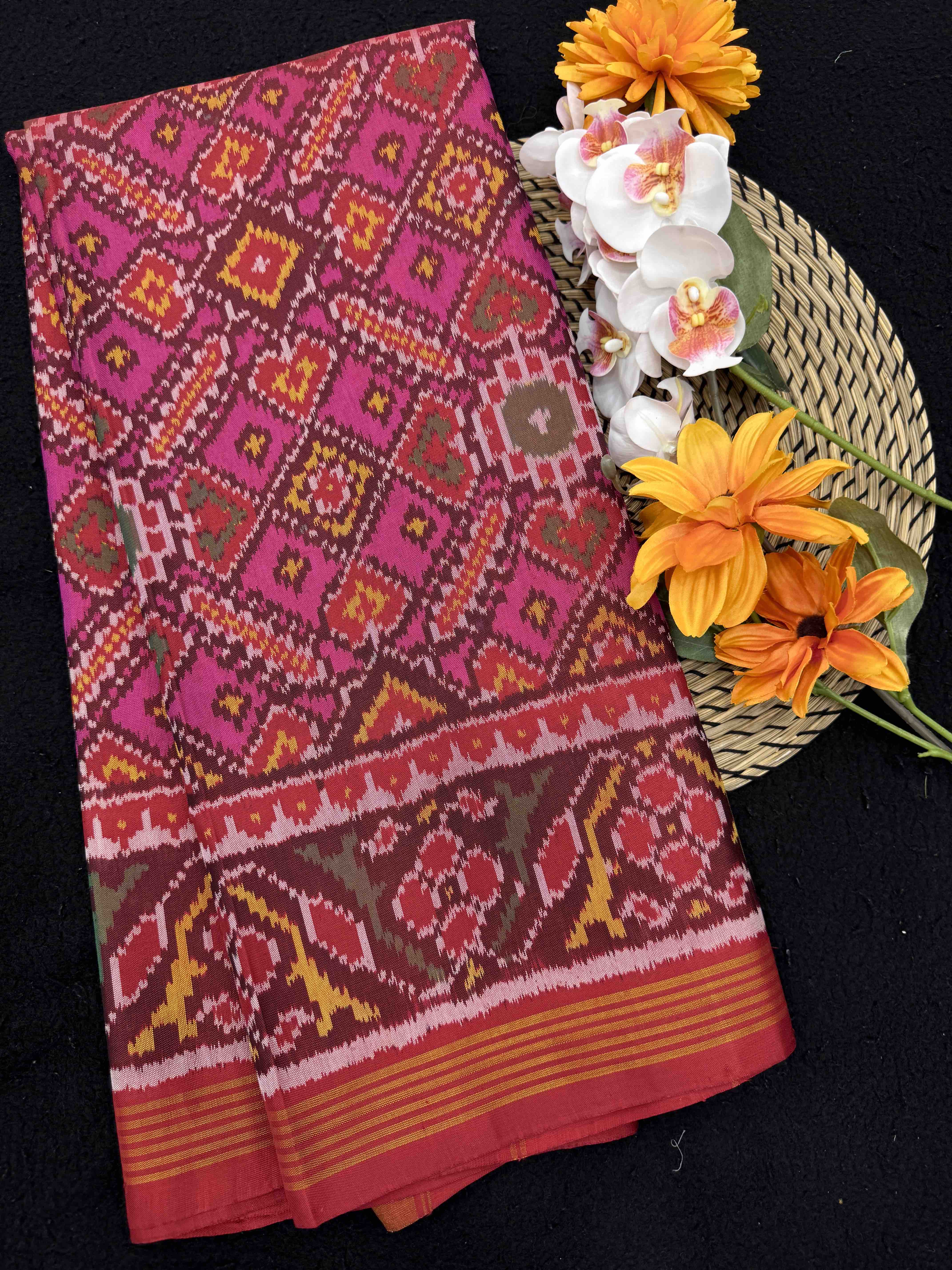 Red & Pink Manekchowk Single Ikat Patan Patola Saree