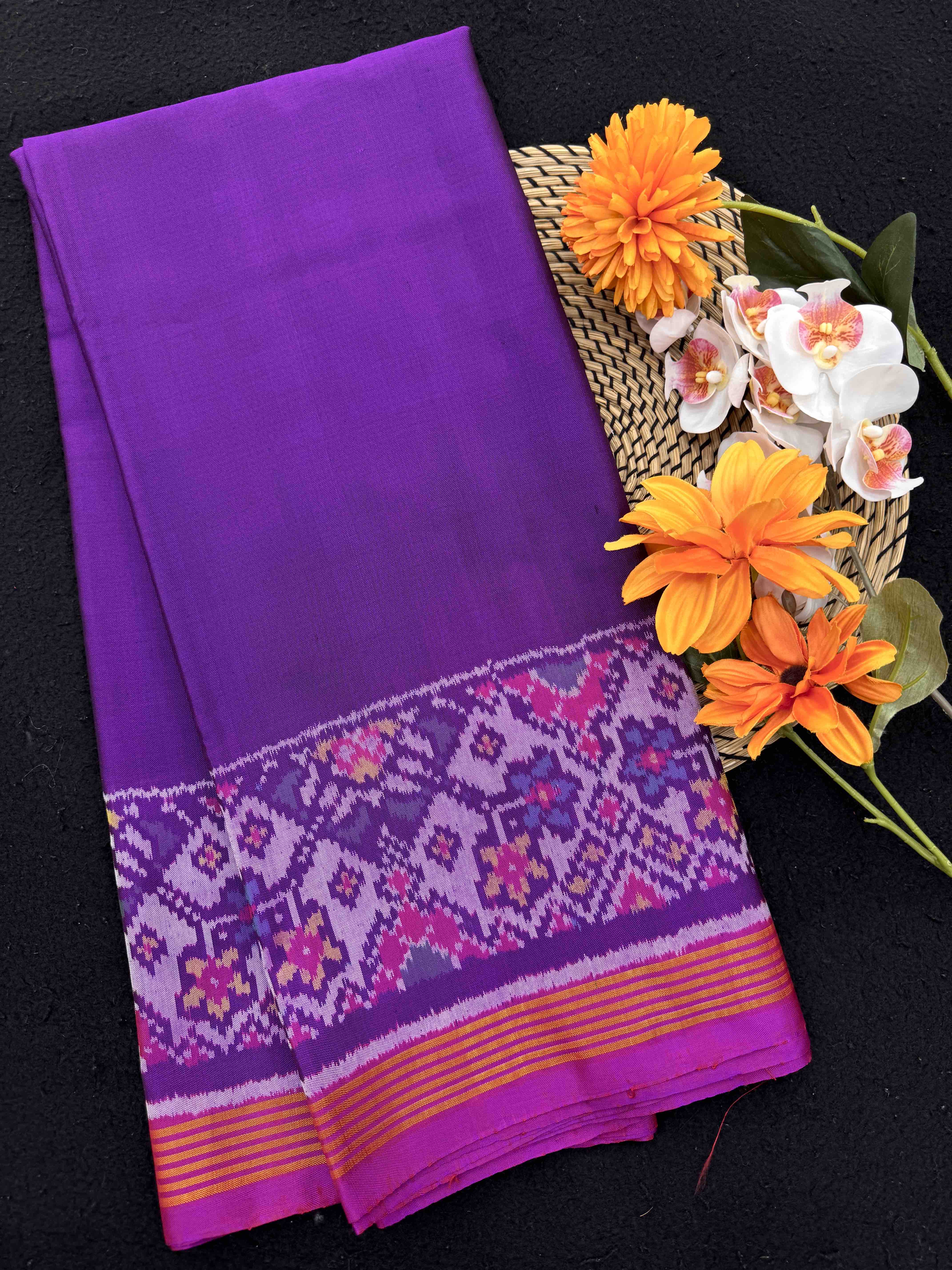 Pink & Purple Plain with Navratan Border Pallu Single Ikat Patan Patola Saree