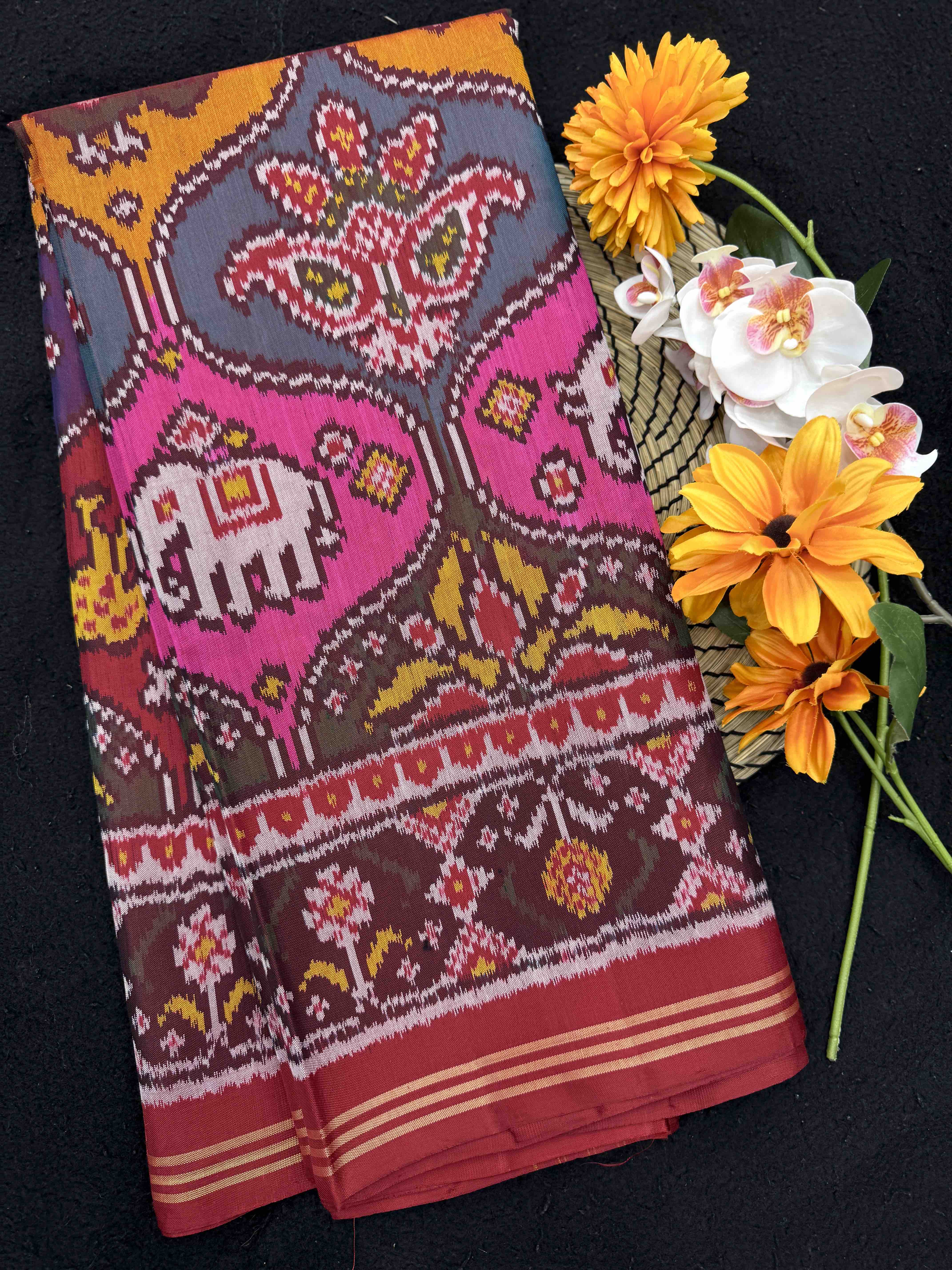 Red & Multicolour Narikunj Matka Single Ikat Patan Patola Saree