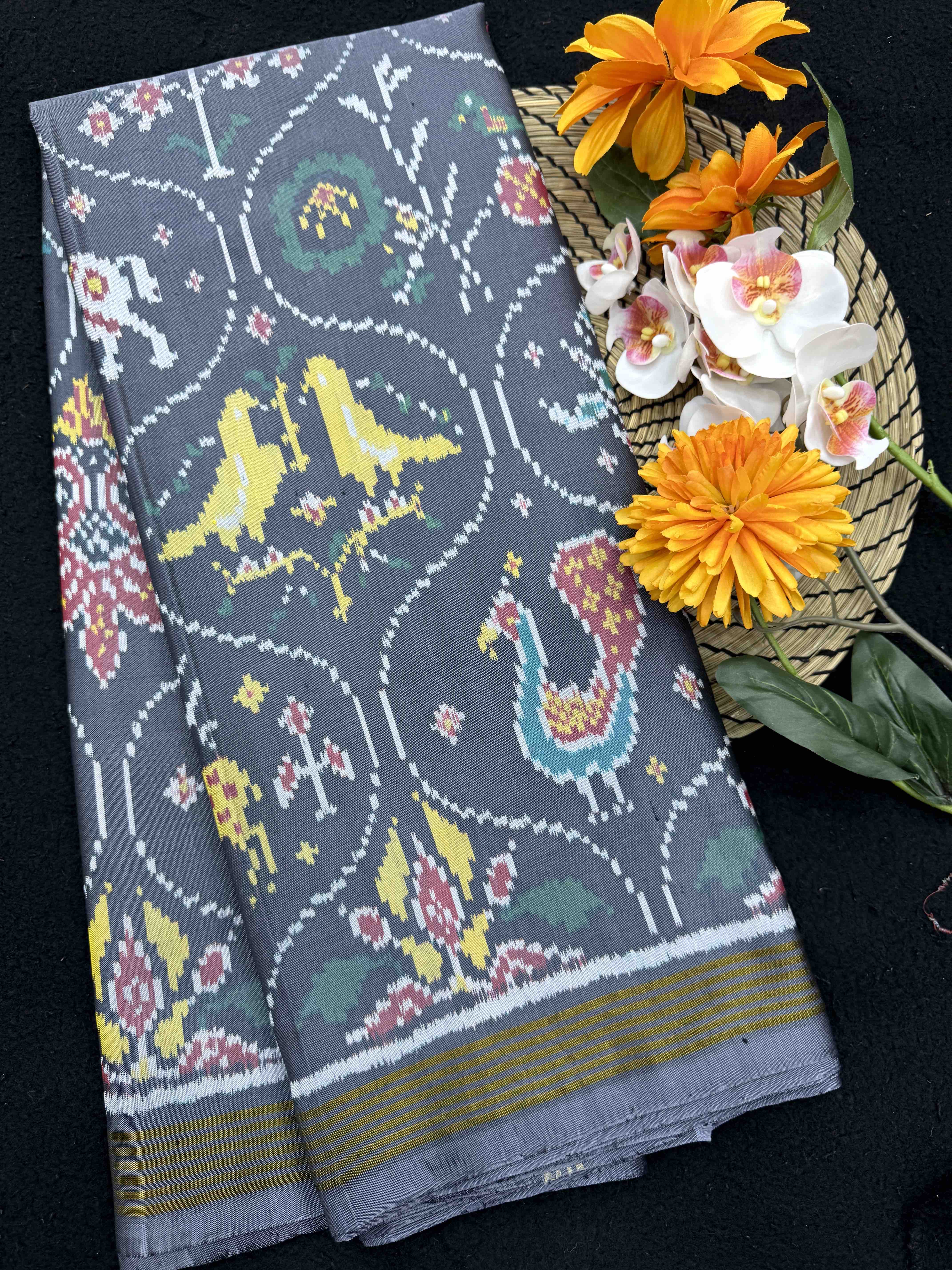 Grey Naikunj Matka Single Ikat Patan Patola Saree