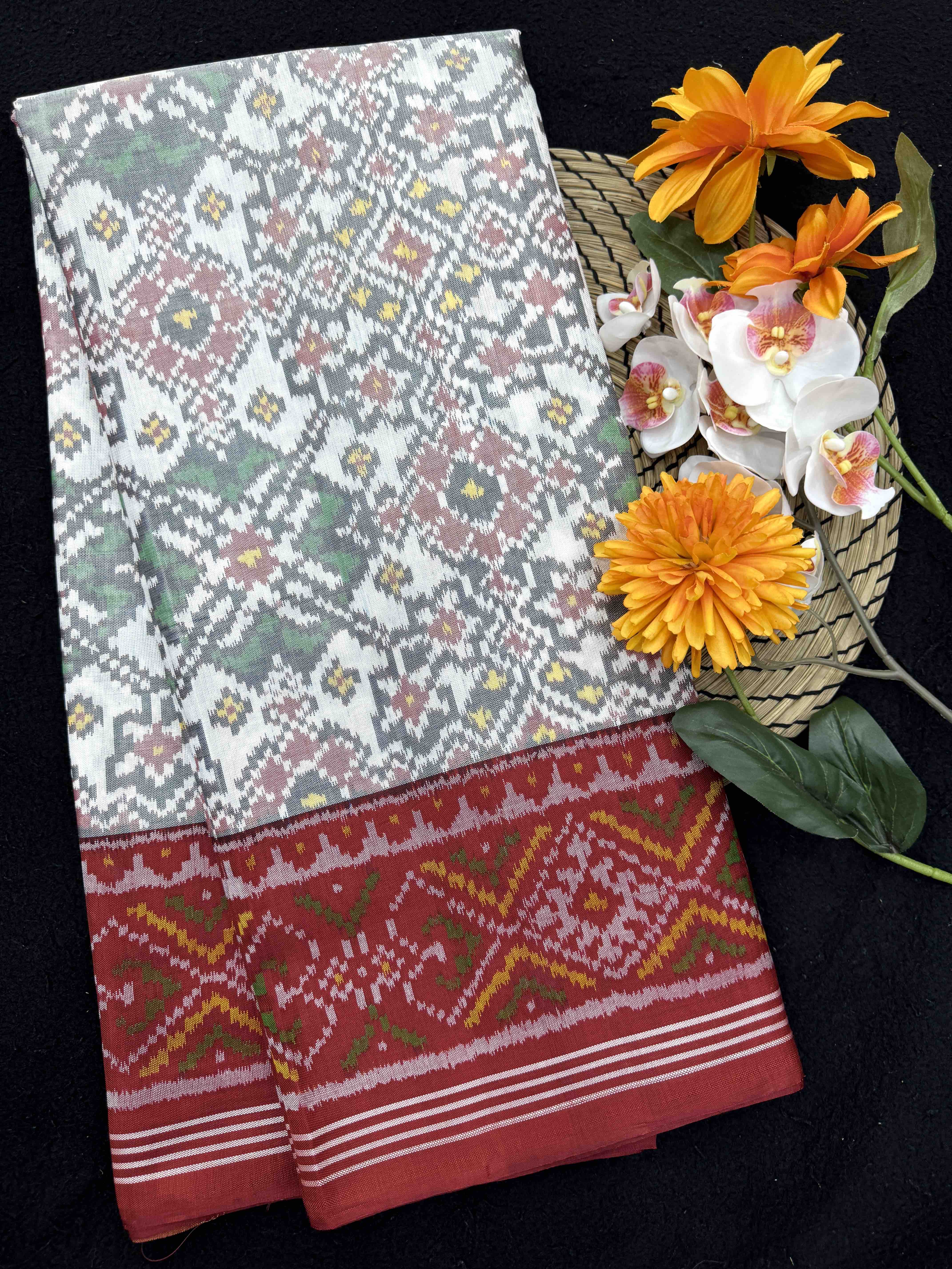 Red & White Navratan Single Ikat Patan Patola Saree