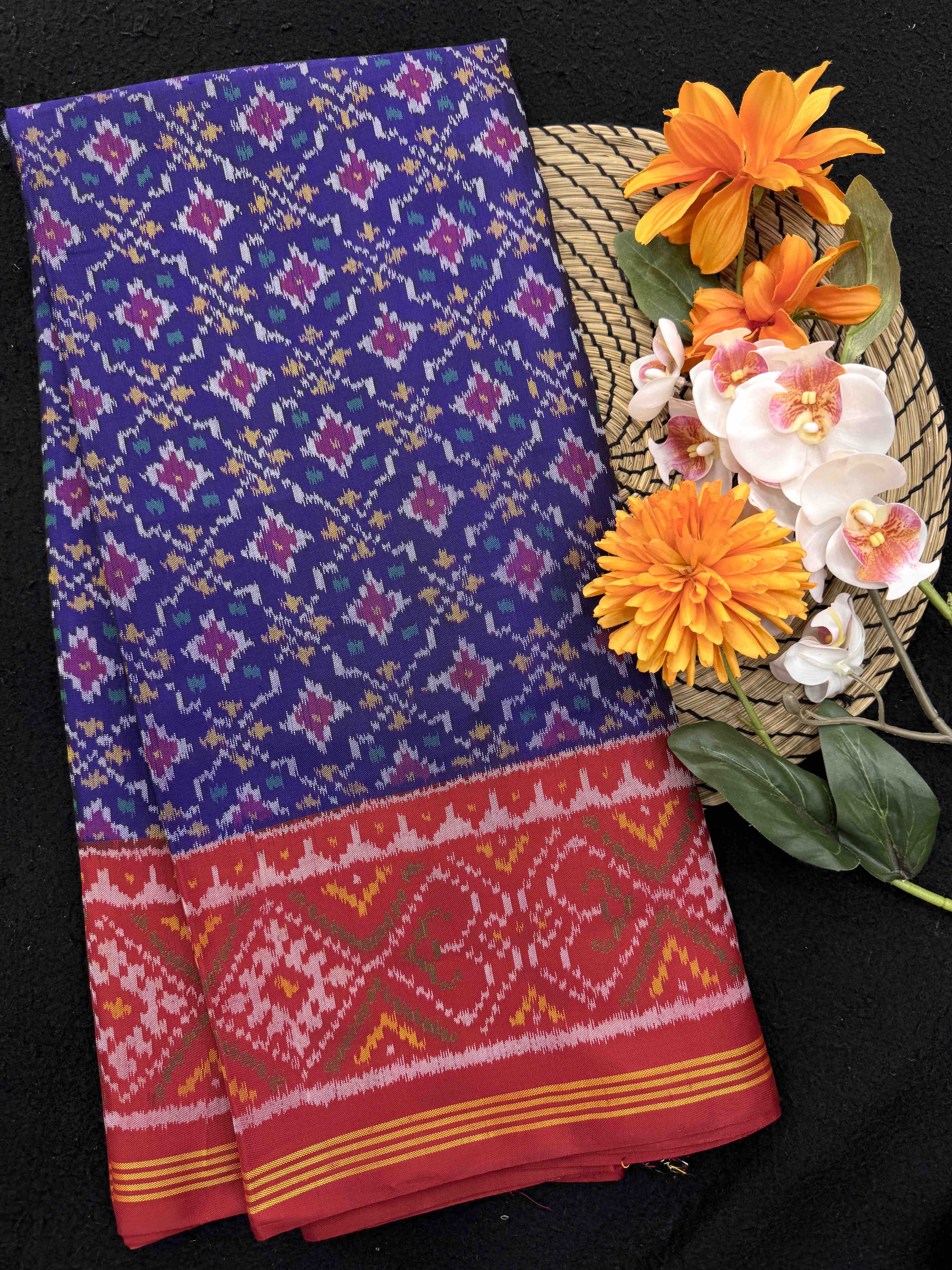 Red & Blue Buttonful Single Ikat Patan Patola Saree