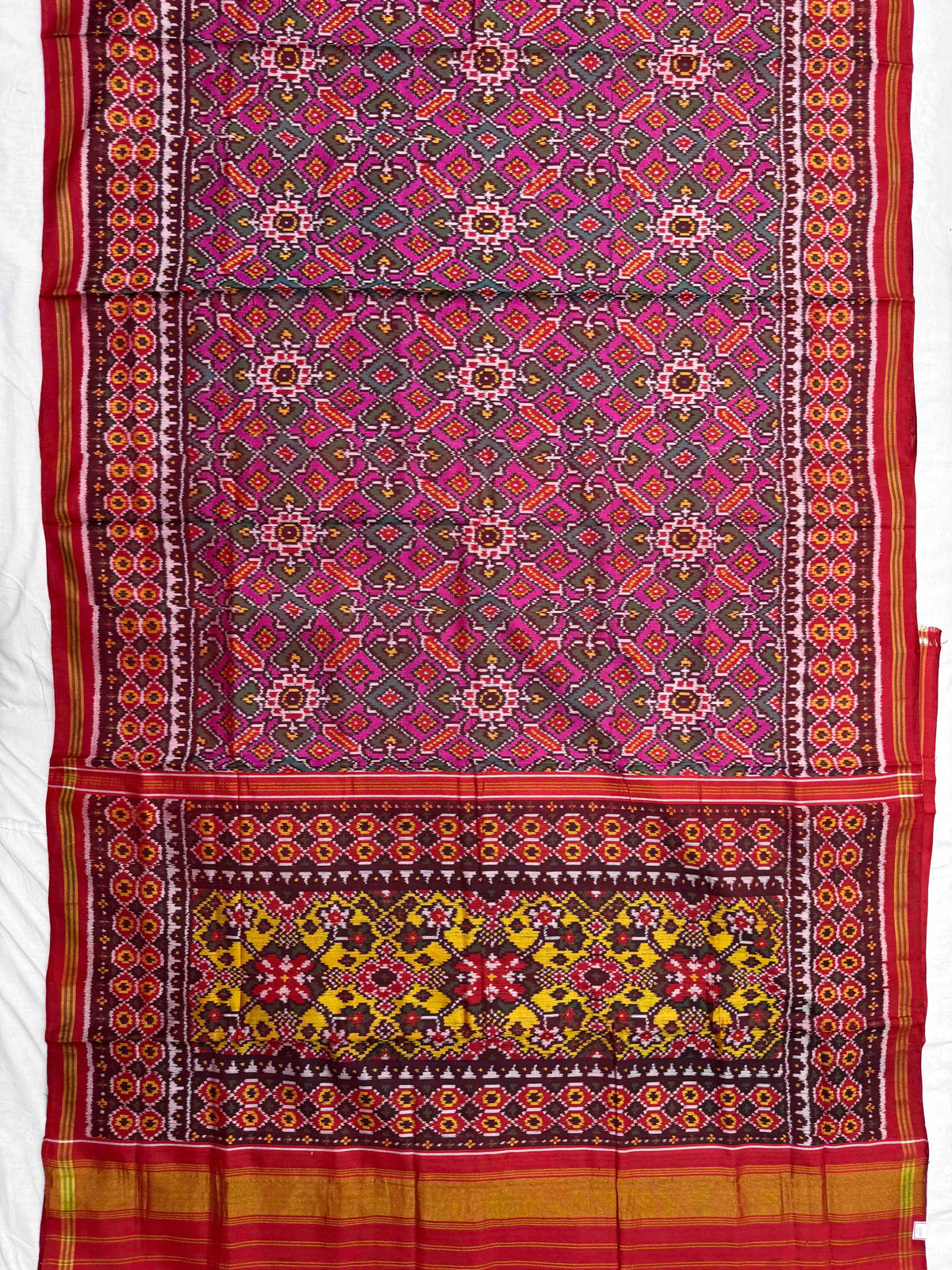 Red & Pink Manekchowk with Yellow Navratan Pallu Single Ikat Patan Patola Saree
