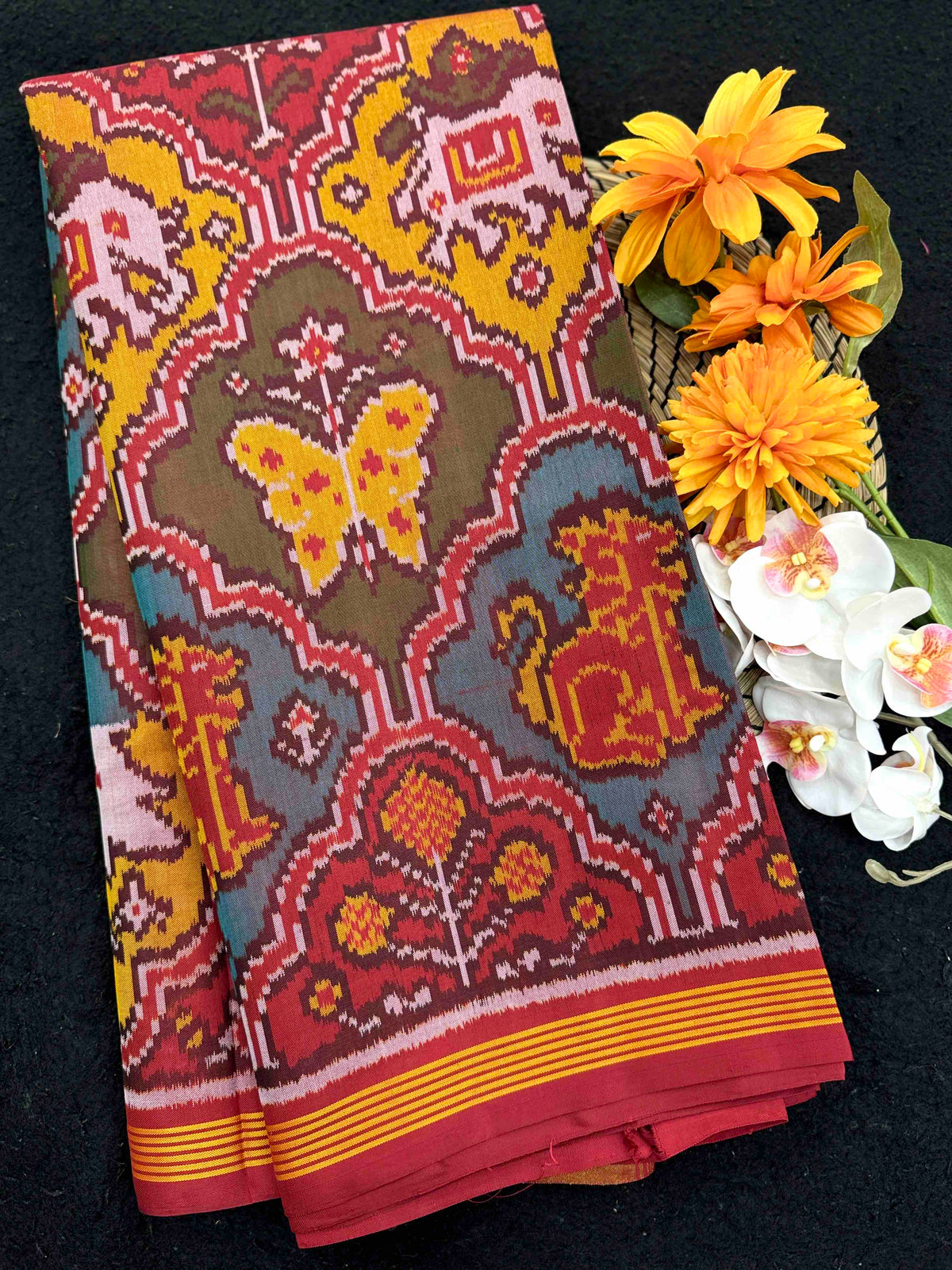 Red & Multicolor Fancy Narikunj Single Ikat Patan Patola Saree