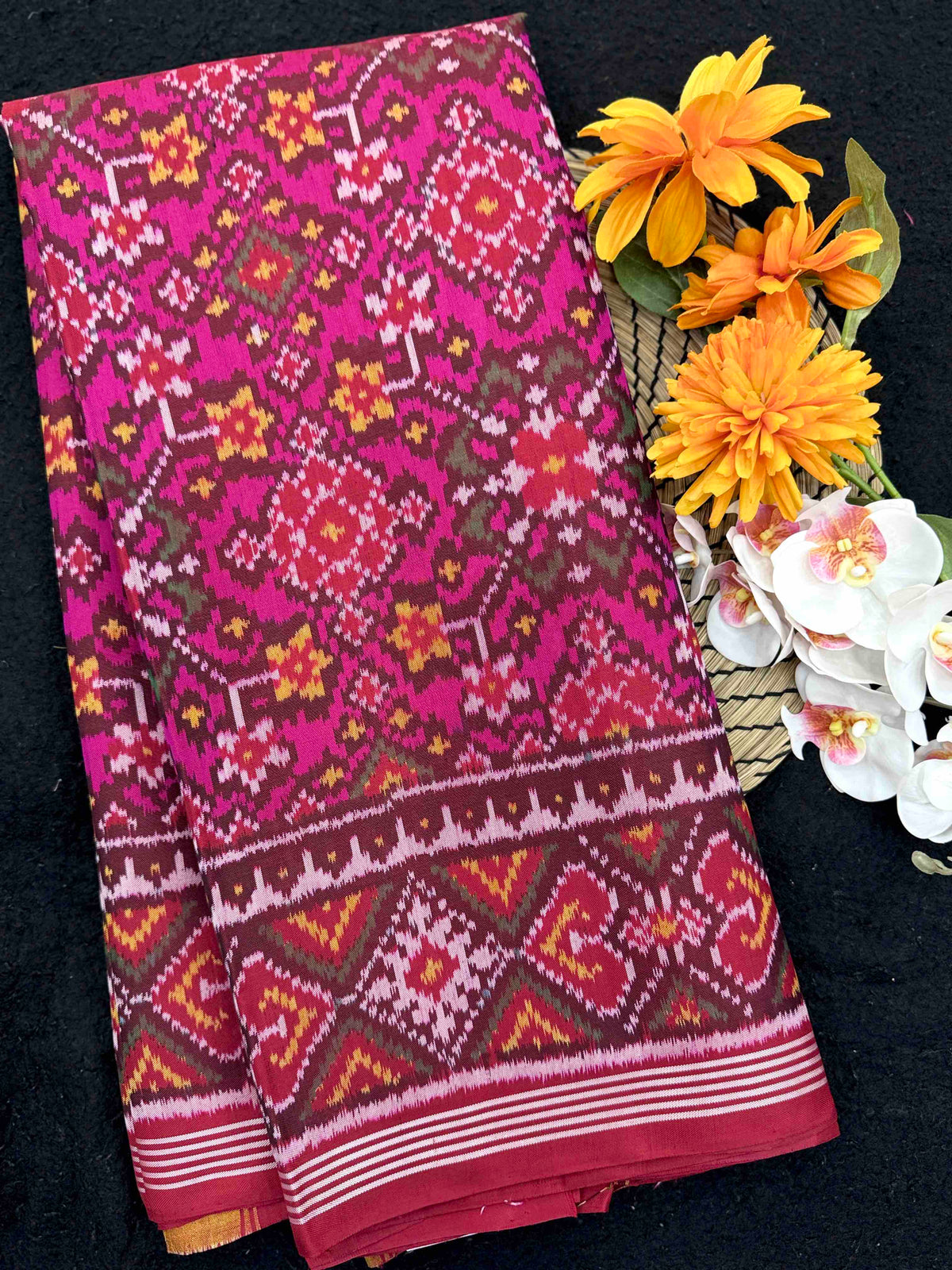 Red & Pink Navratan Single Ikat Patan Patola Saree
