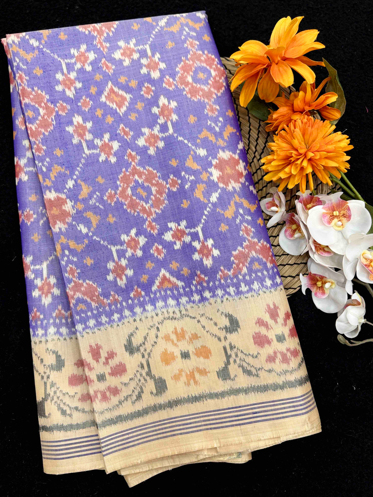Off White & Light Purple Navratan Single Ikat Patan Patola Saree