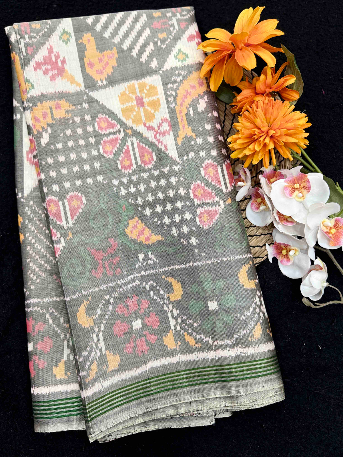 Grey & White Fancy Narikunj Single Ikat Patan Patola Saree
