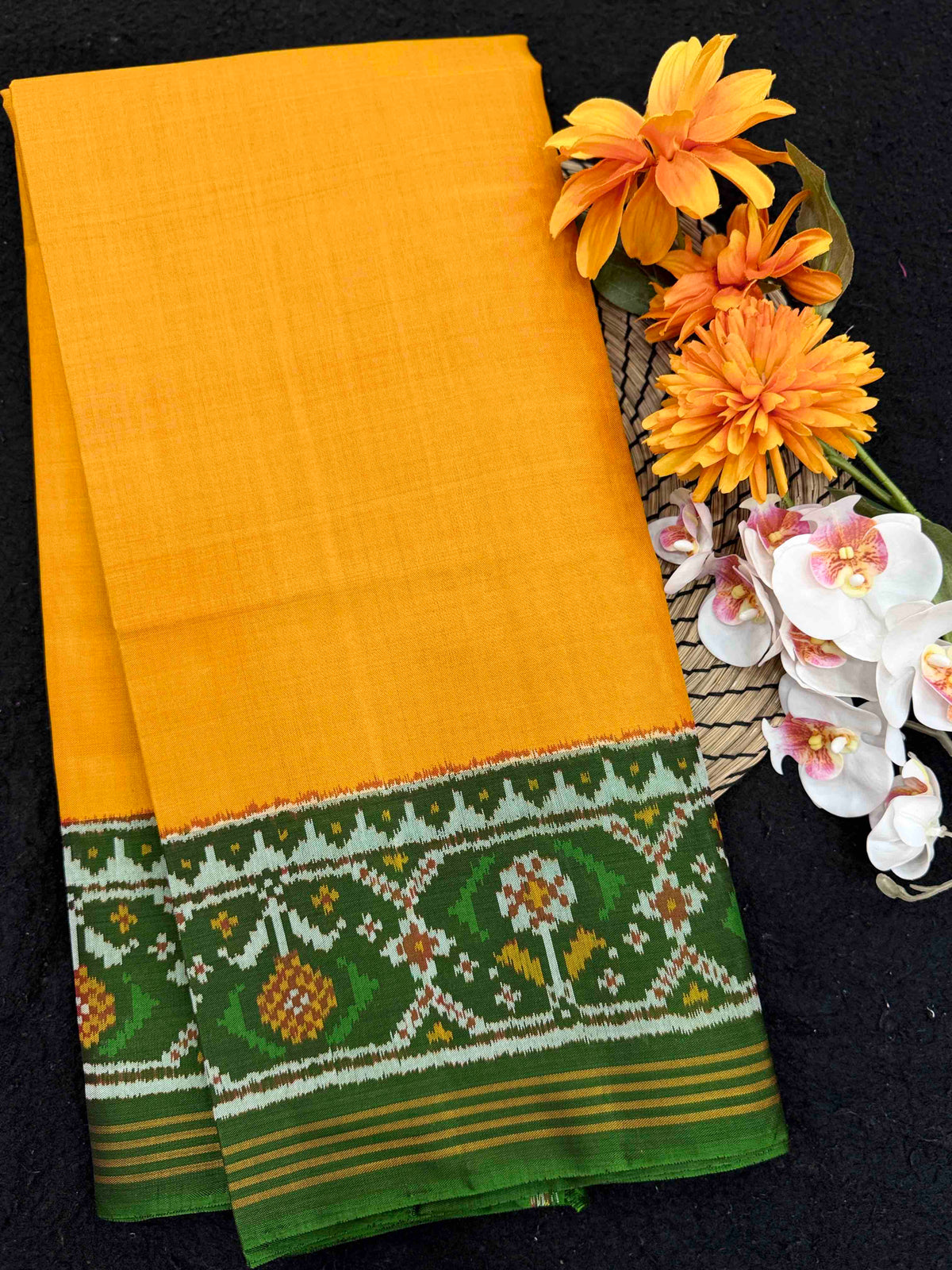 Green & Yellow Plain Single Ikat Patan Patola Saree