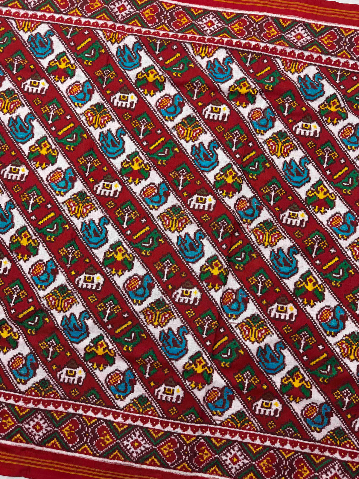 Red & White Small Narikunj Leheriya Double Ikat Patan Patola Saree