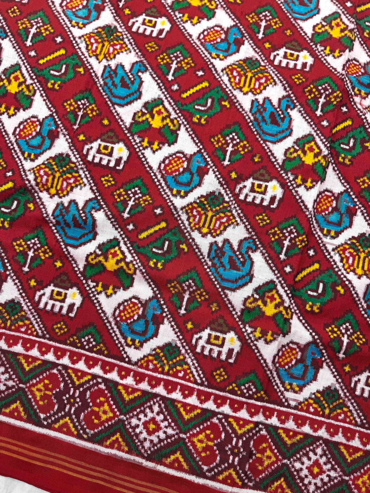 Red & White Small Narikunj Leheriya Double Ikat Patan Patola Saree