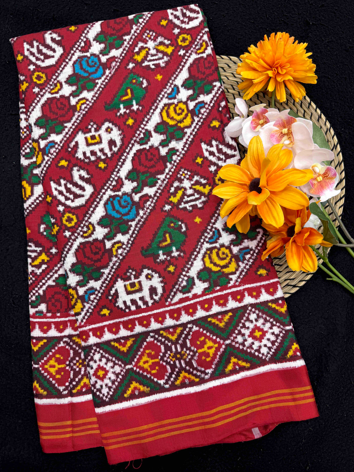 Red & White Small Narikunj Flower Leheriya Double Ikat Patan Patola Saree