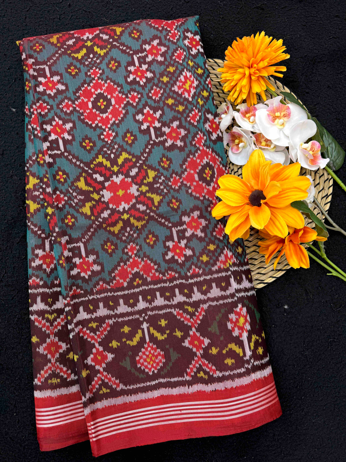 Red & Turquoise Navratan Single Ikat Patan Patola Saree
