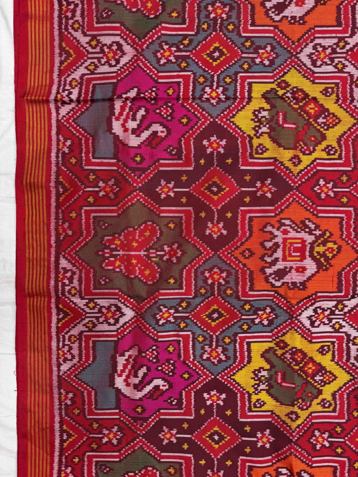 Red & Multicolor Star Narikunj Single Ikat Patan Patola Saree