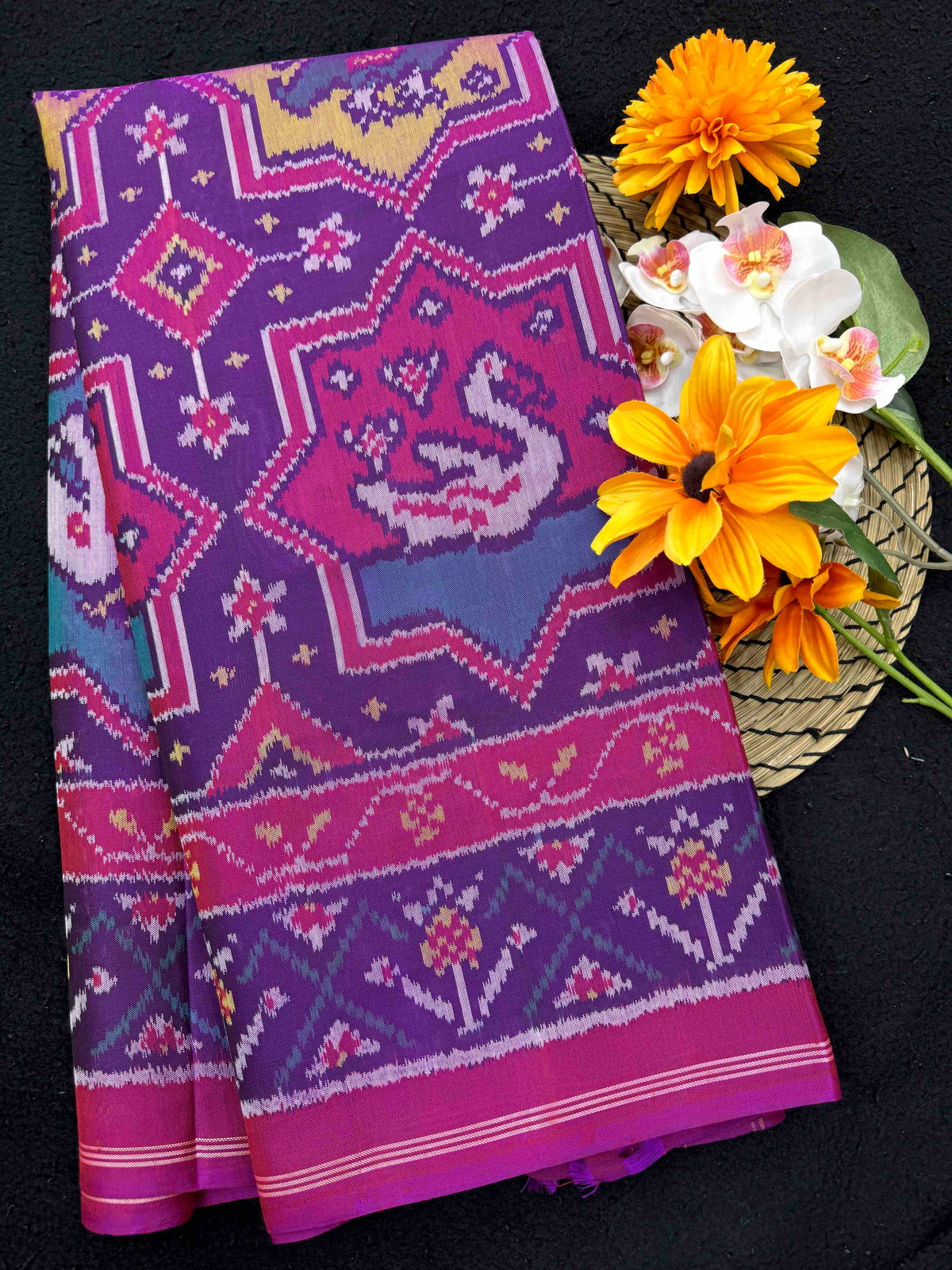 Pink & Multicolor Star Narikunj Single Ikat Patan Patola Saree