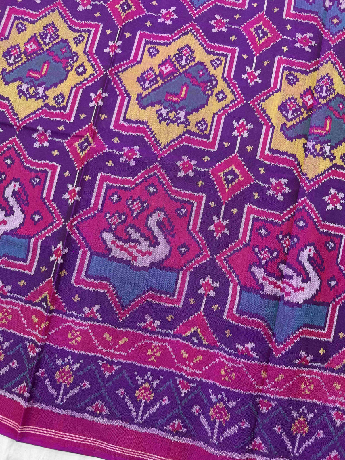 Pink & Multicolor Star Narikunj Single Ikat Patan Patola Saree