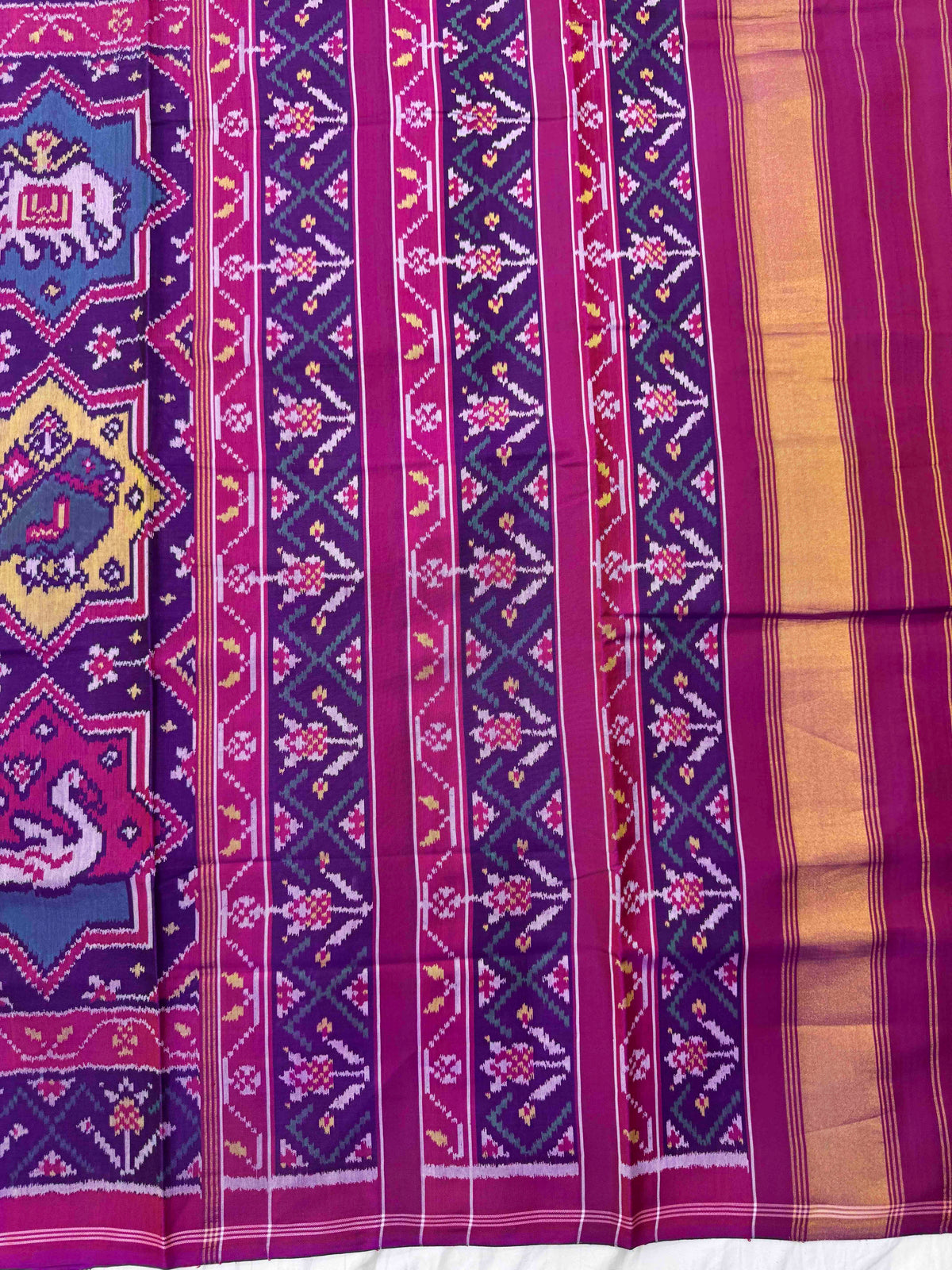 Pink & Multicolor Star Narikunj Single Ikat Patan Patola Saree