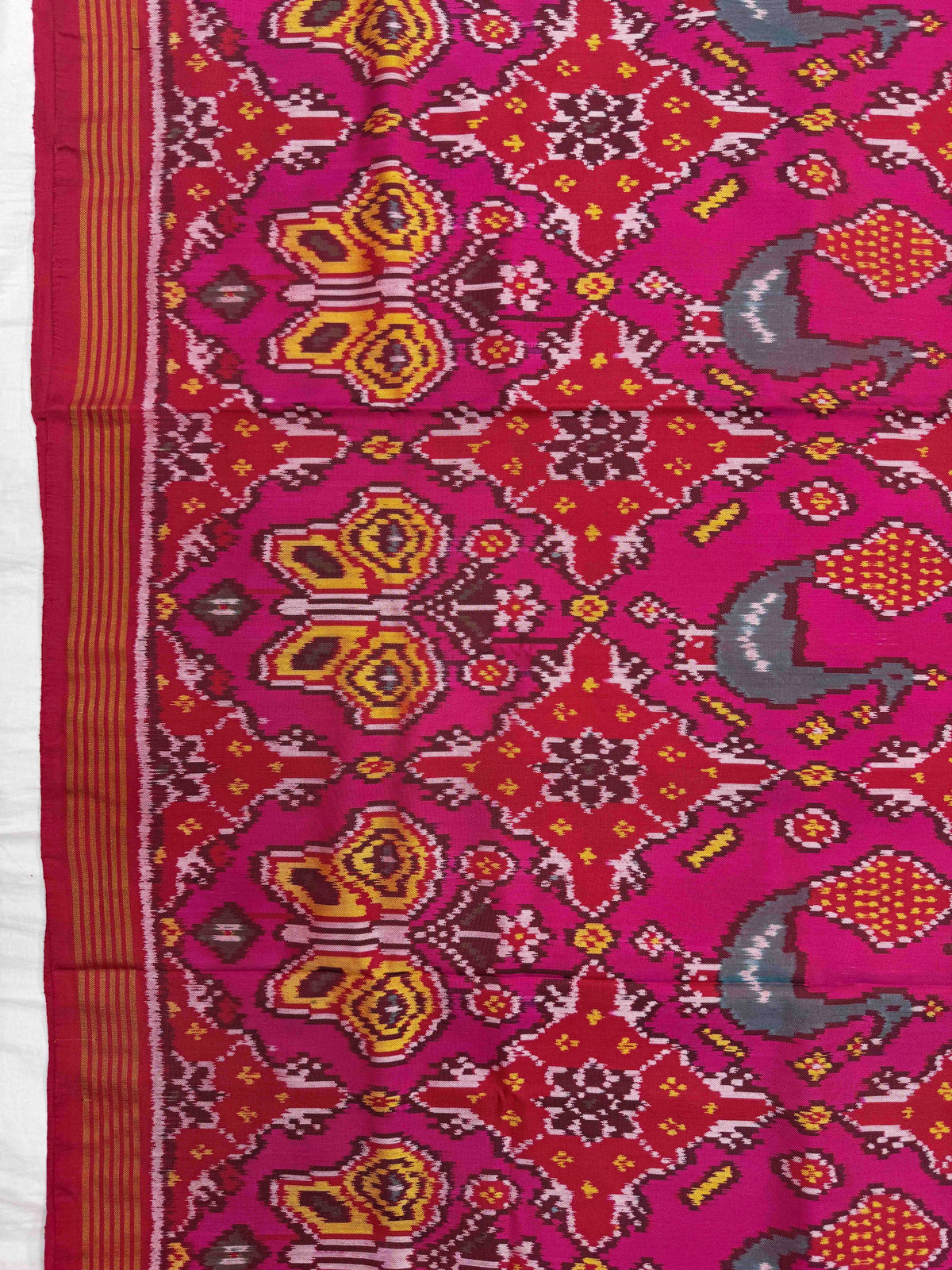 Red & Pink Big Figure Narikunj Chhabdi Single Ikat Patan Patola Saree