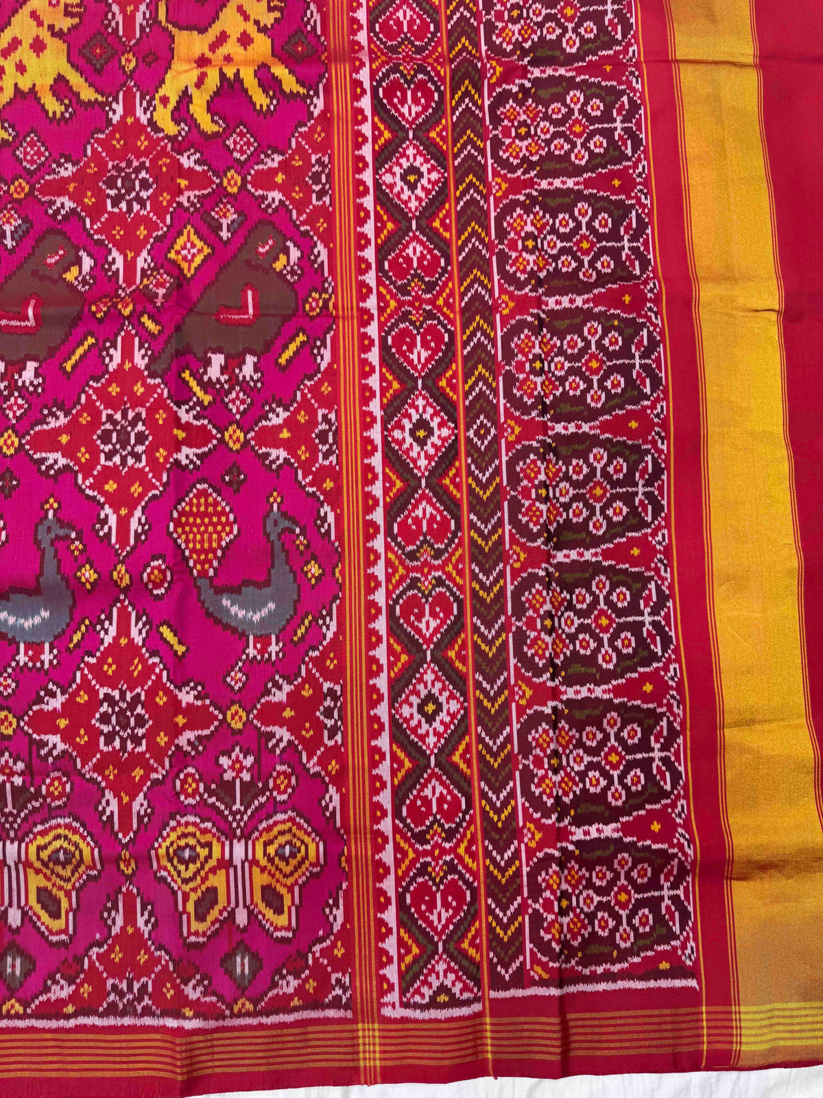 Red & Pink Big Figure Narikunj Chhabdi Single Ikat Patan Patola Saree