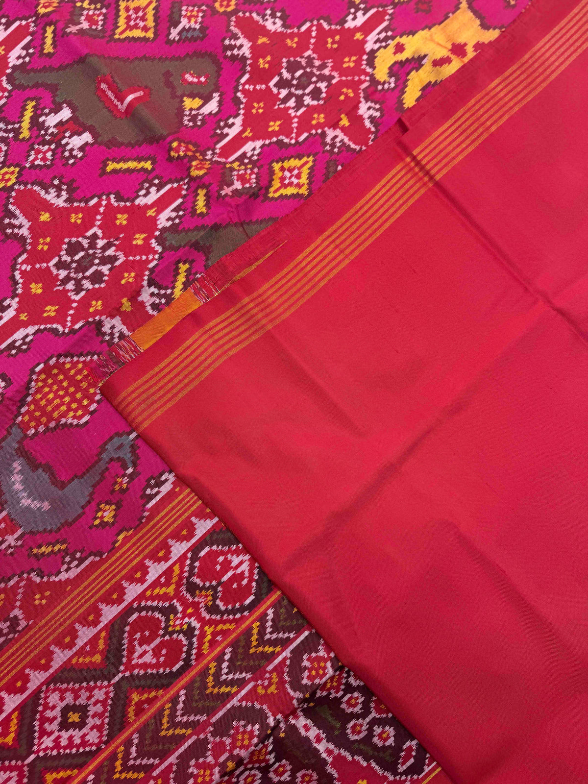 Red & Pink Big Figure Narikunj Chhabdi Single Ikat Patan Patola Saree