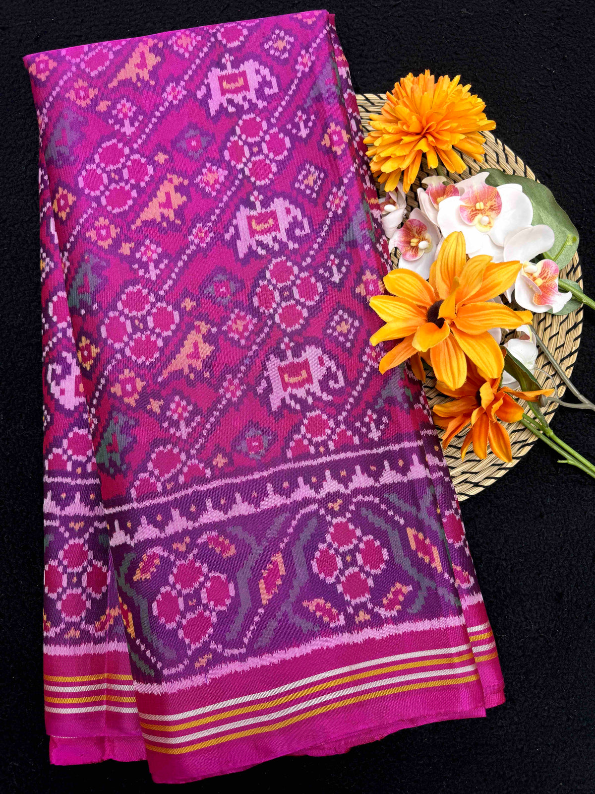 Pink Small Narikunj Flower Leheriya Single Ikat Patan Patola Saree