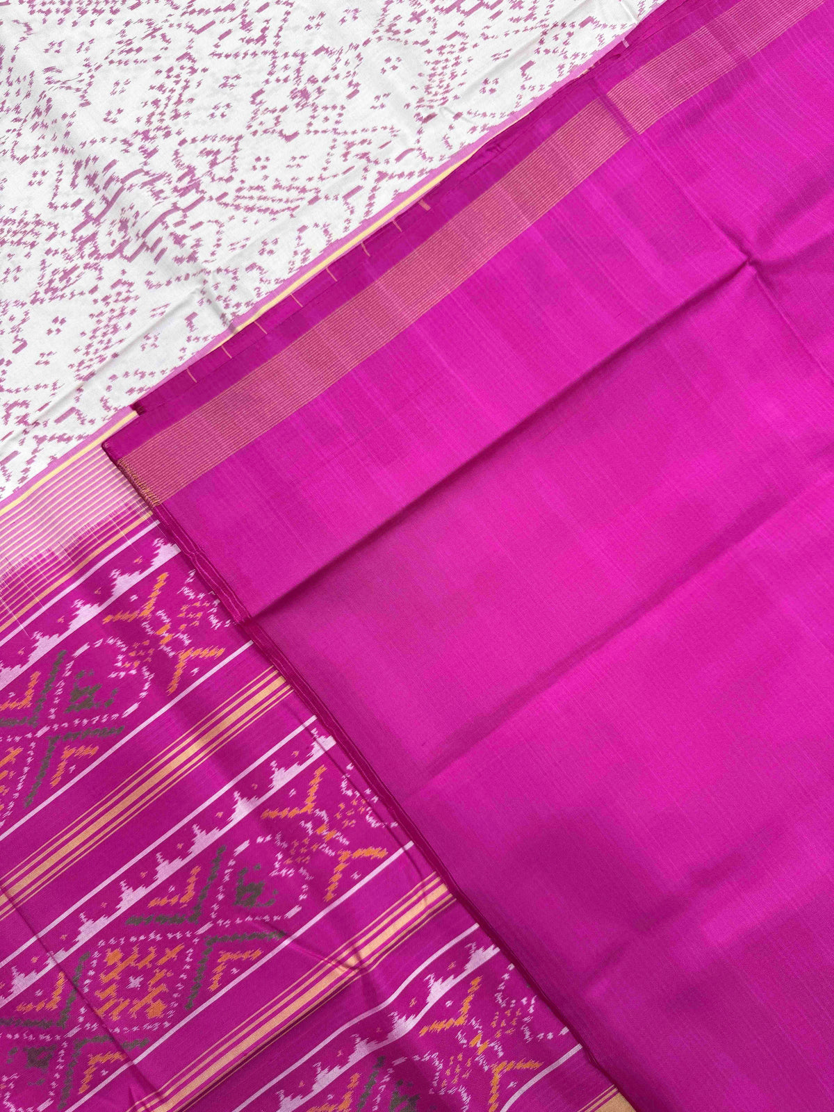 Pink & White Manekchowk Rajkot Patola Saree