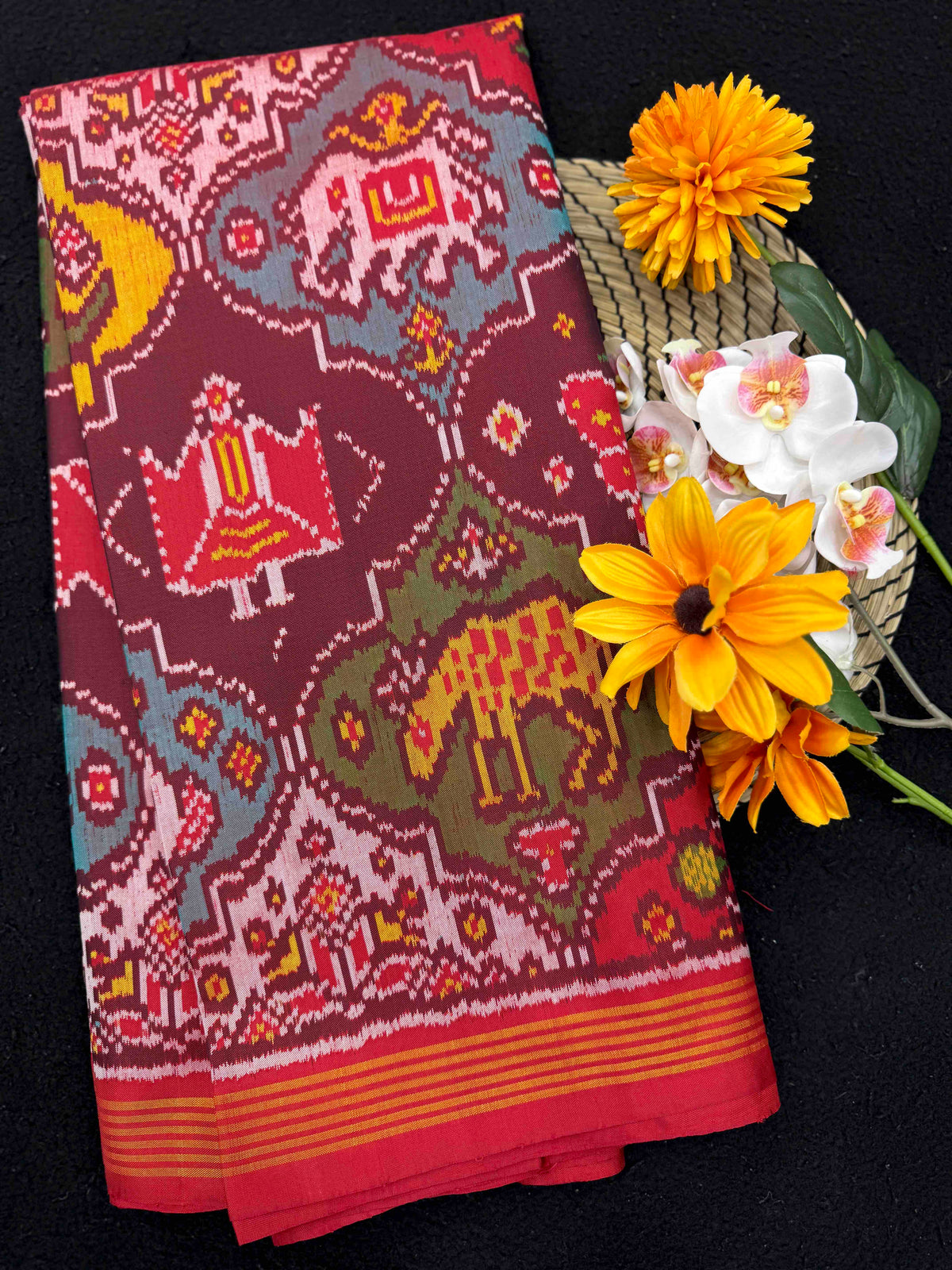 Red & Multicolor Matka Narikunj Single Ikat Patan Patola Saree