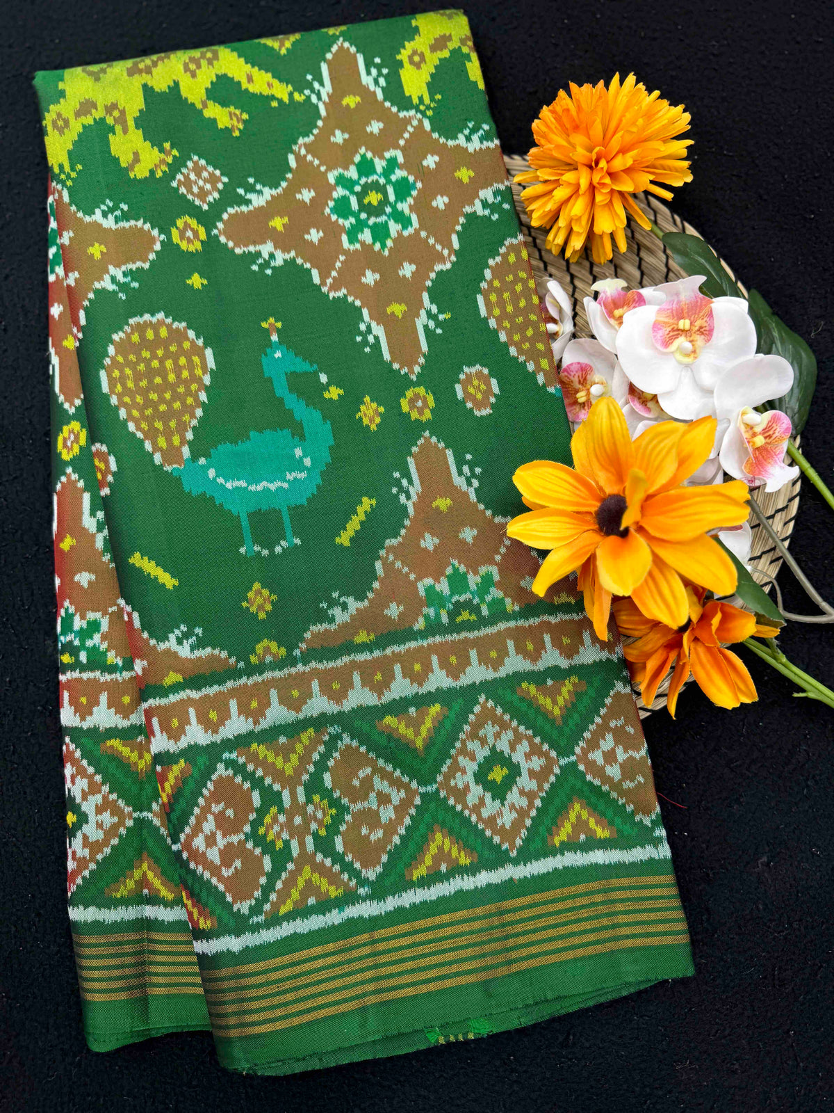 Green Chhabdi Figure Motives Single Ikat Patan Patola Saree