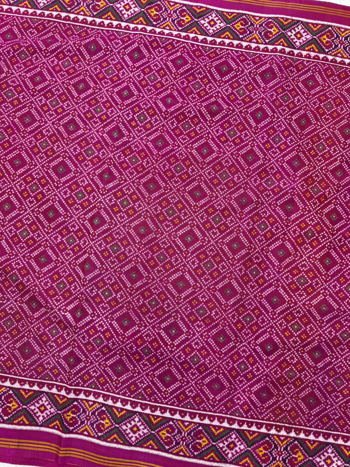 Pink & magenta bandhni design Patan patola