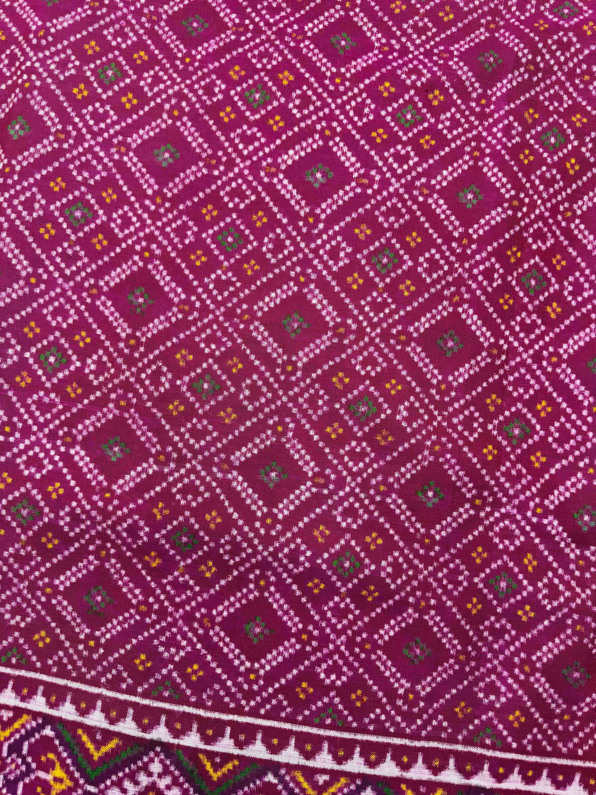 Pink & magenta bandhni design Patan patola