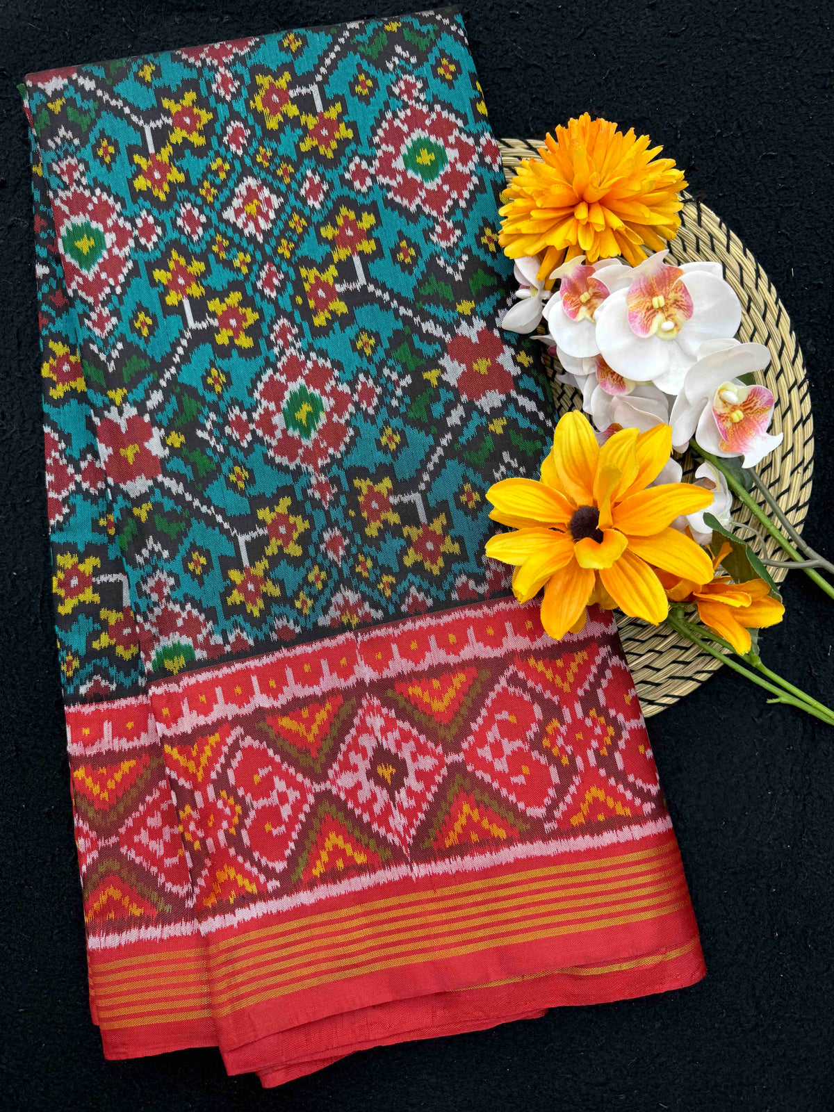 Red & Turquoise Navratan Single Ikat Patan Patola Saree