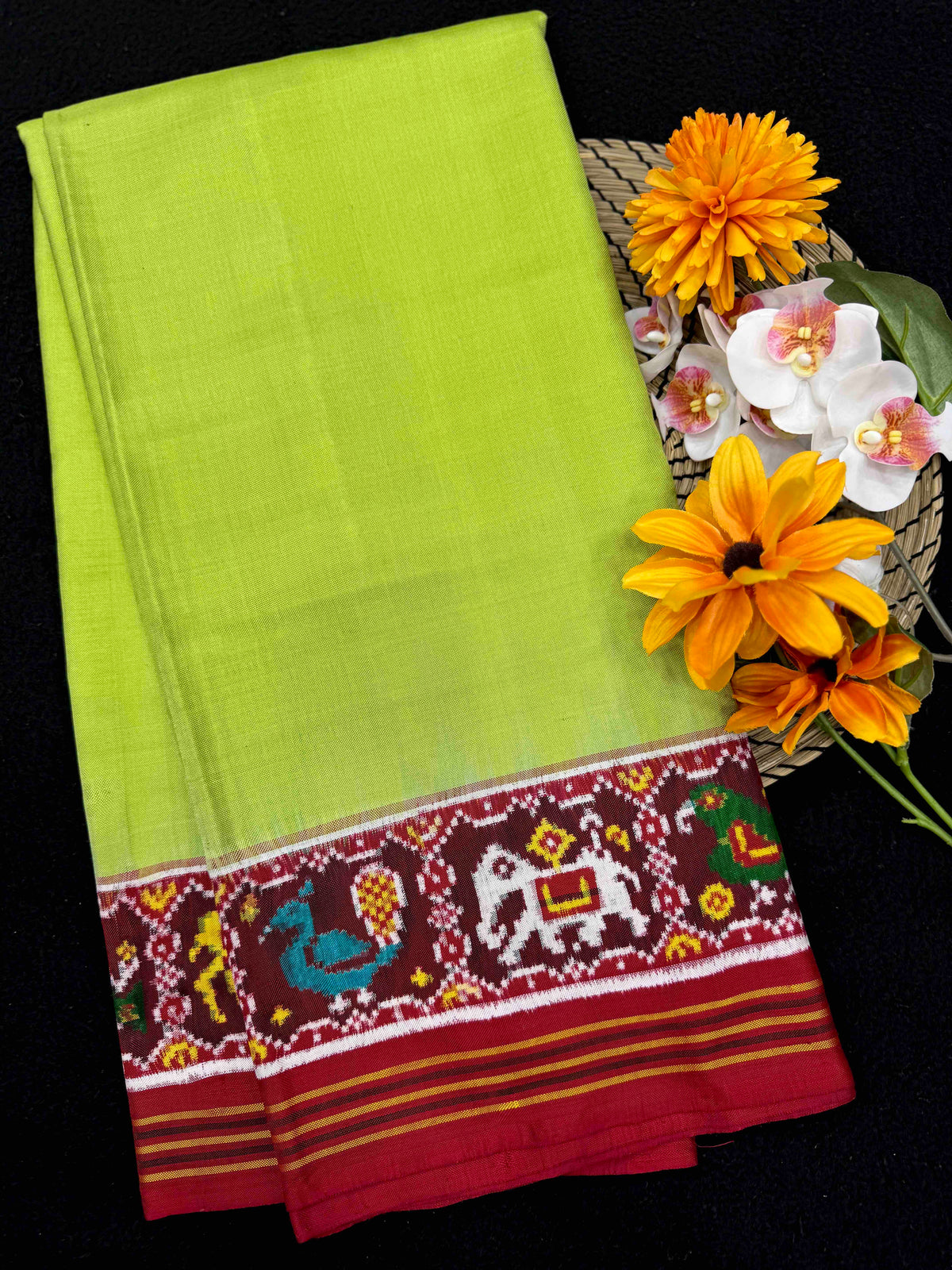 Maroon & Light Paroot Green Plain with Narikunj Border Pallu Double Ikat Patan Patola Saree