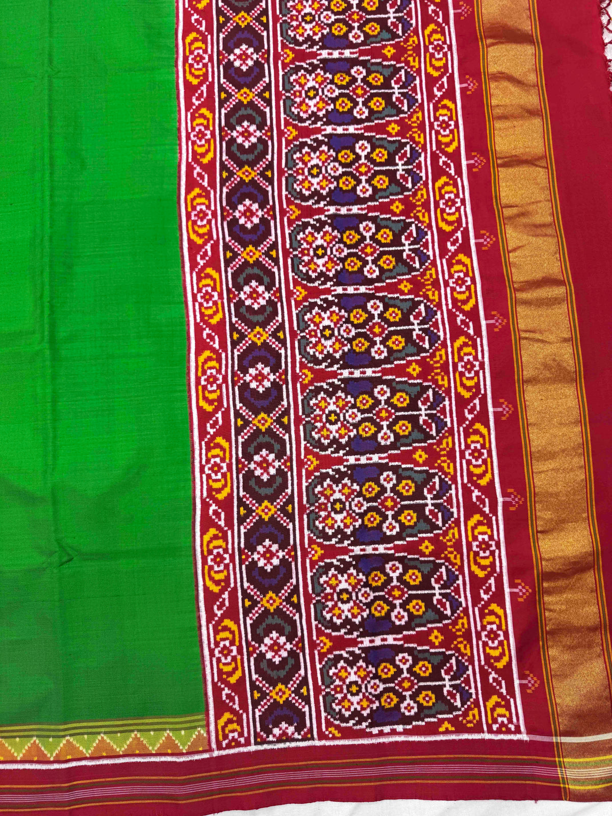 Red & Green Plain Double Ikat Patan Patola Saree