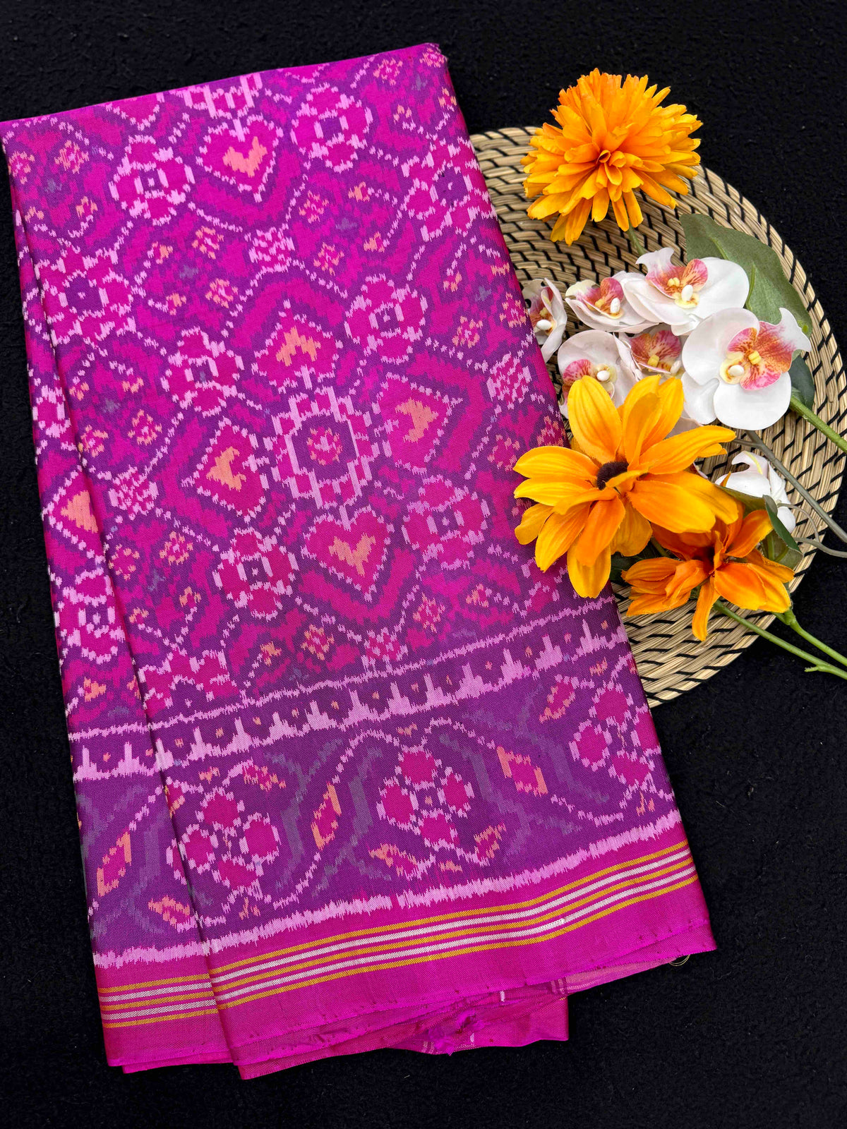 Magenta Pink Manekchowk Single Ikat Patan Patola Saree