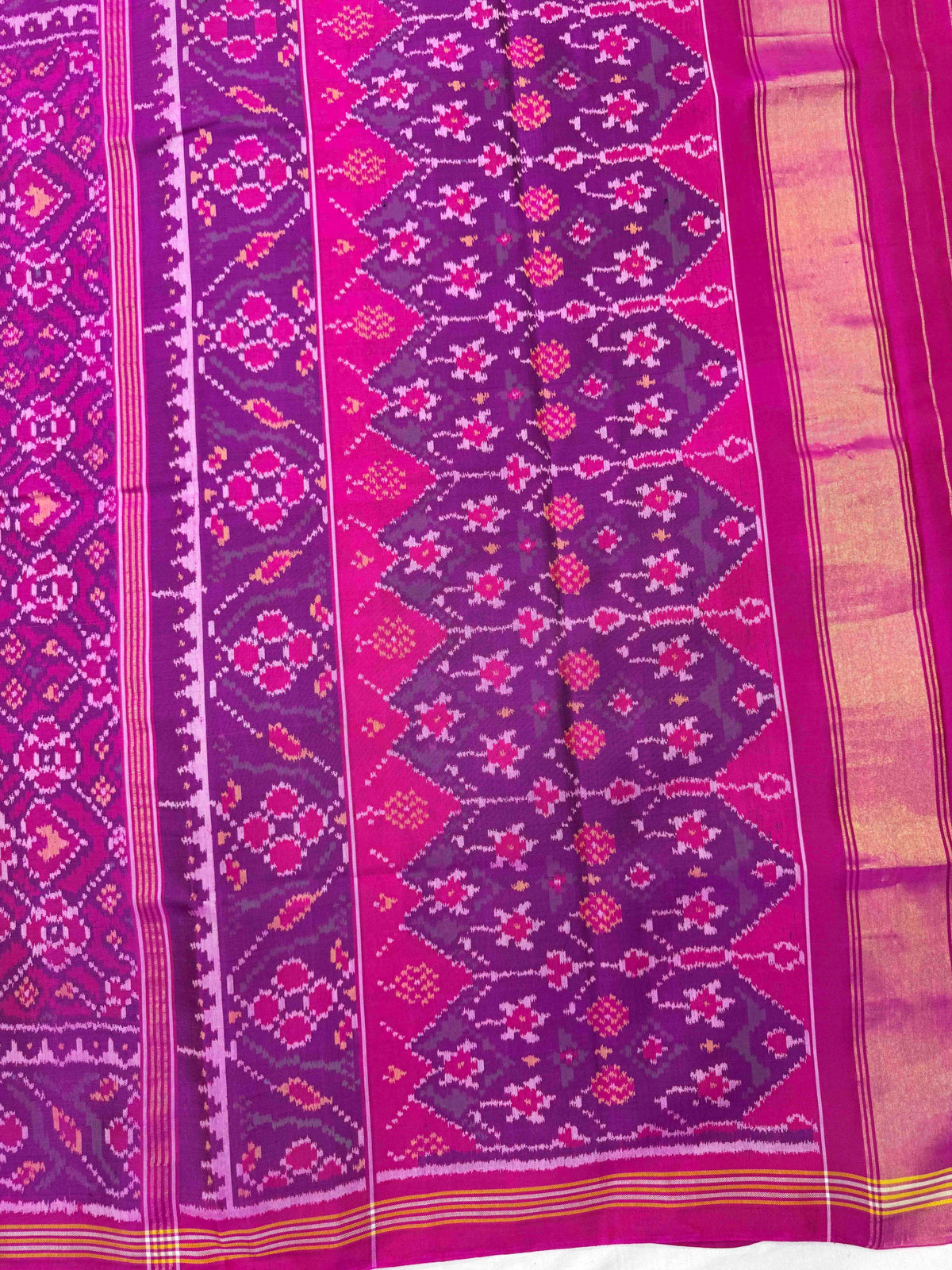 Magenta Pink Manekchowk Single Ikat Patan Patola Saree