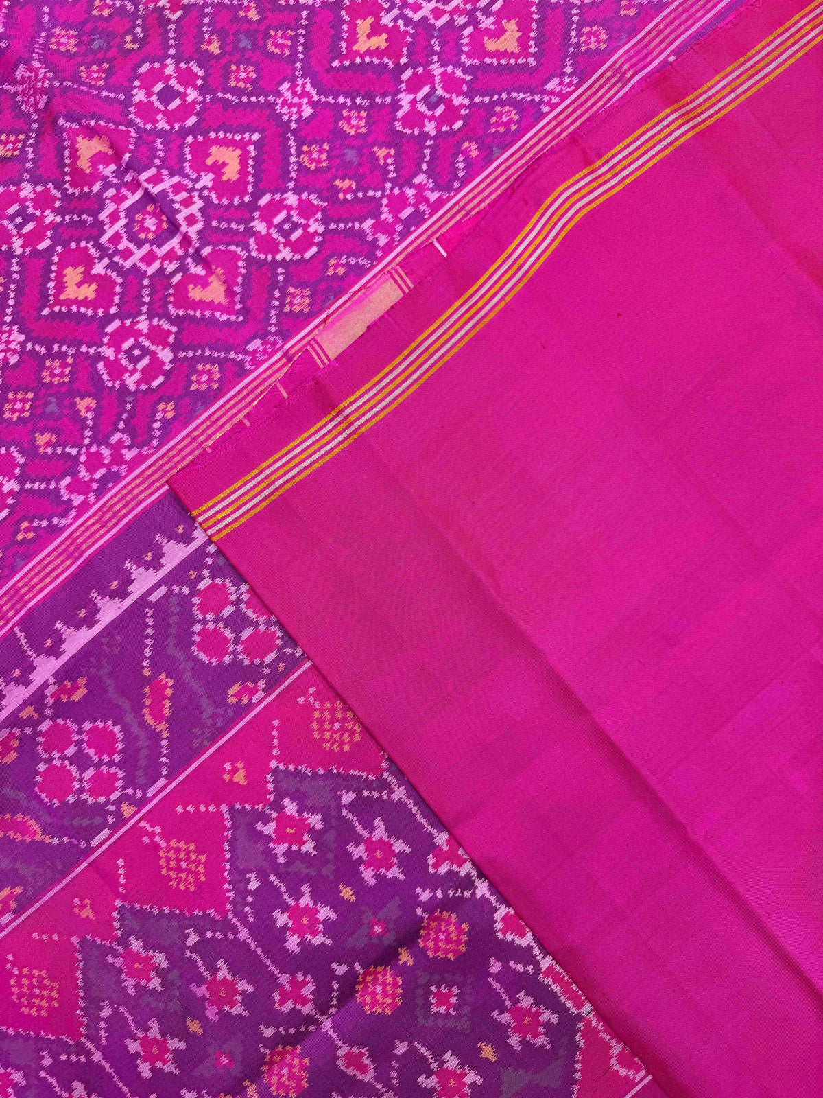 Magenta Pink Manekchowk Single Ikat Patan Patola Saree